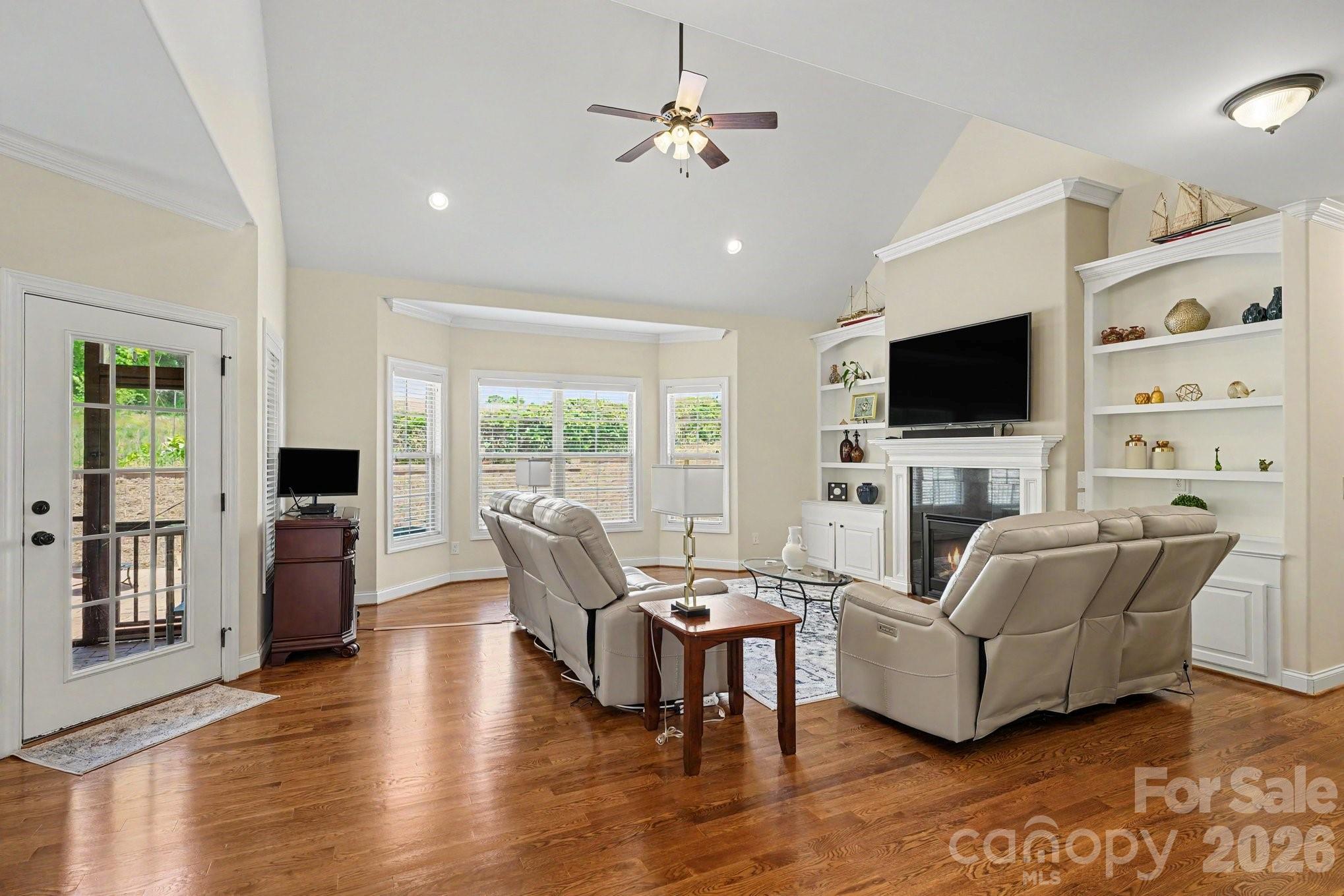 Single Family Residence at 489 Lotus Court, Lewisville, photo 13 of 37