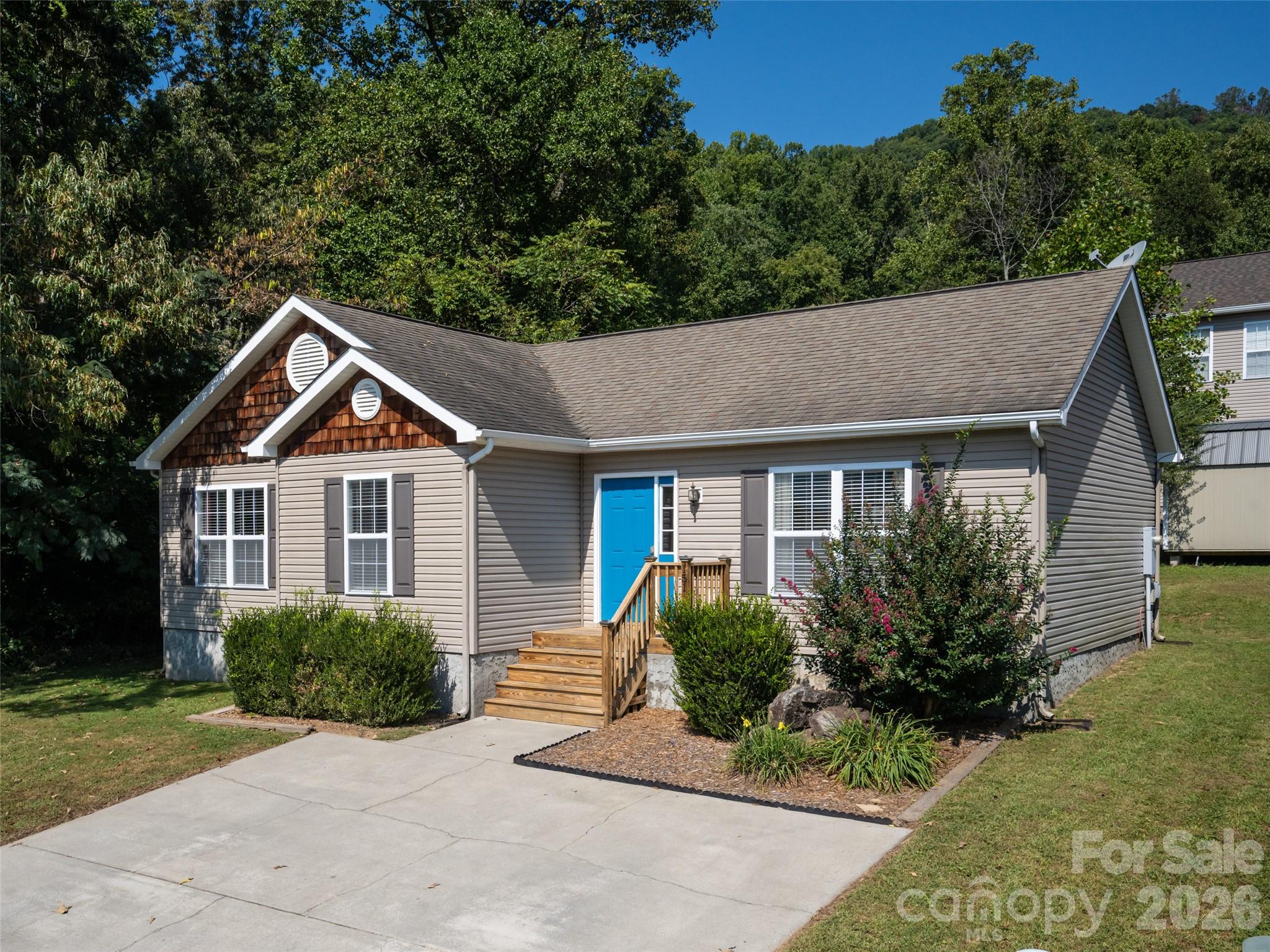 151 W Newberry Drive