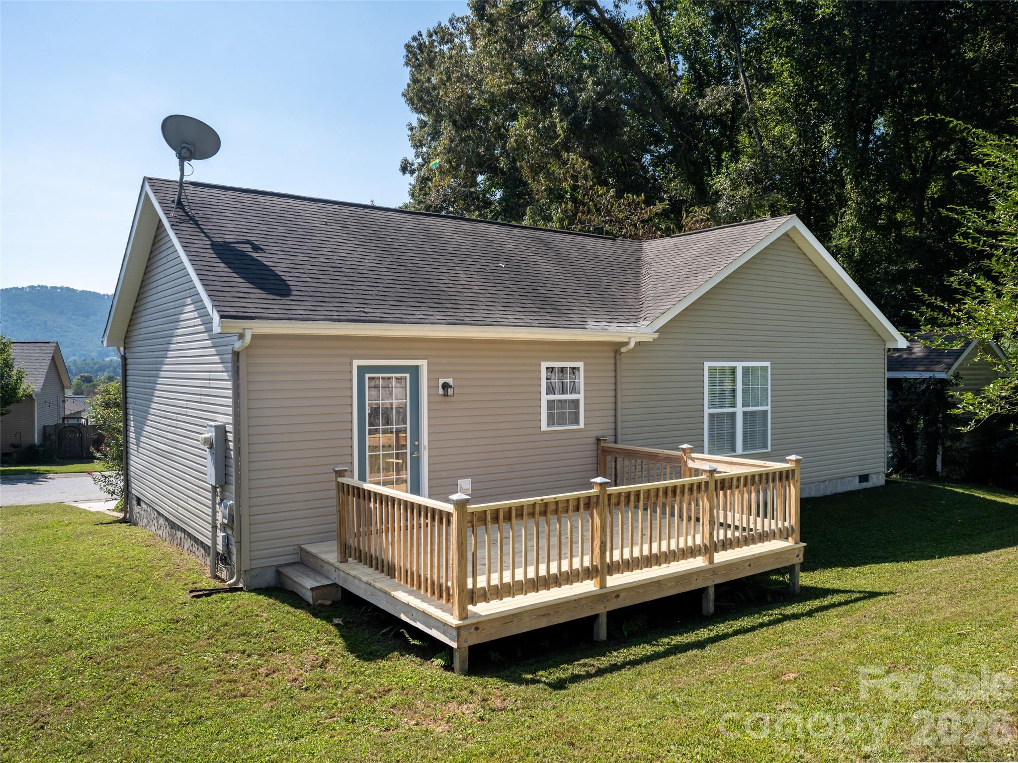 Single Family Residence at 151 W Newberry Drive, Fletcher, photo 24 of 29