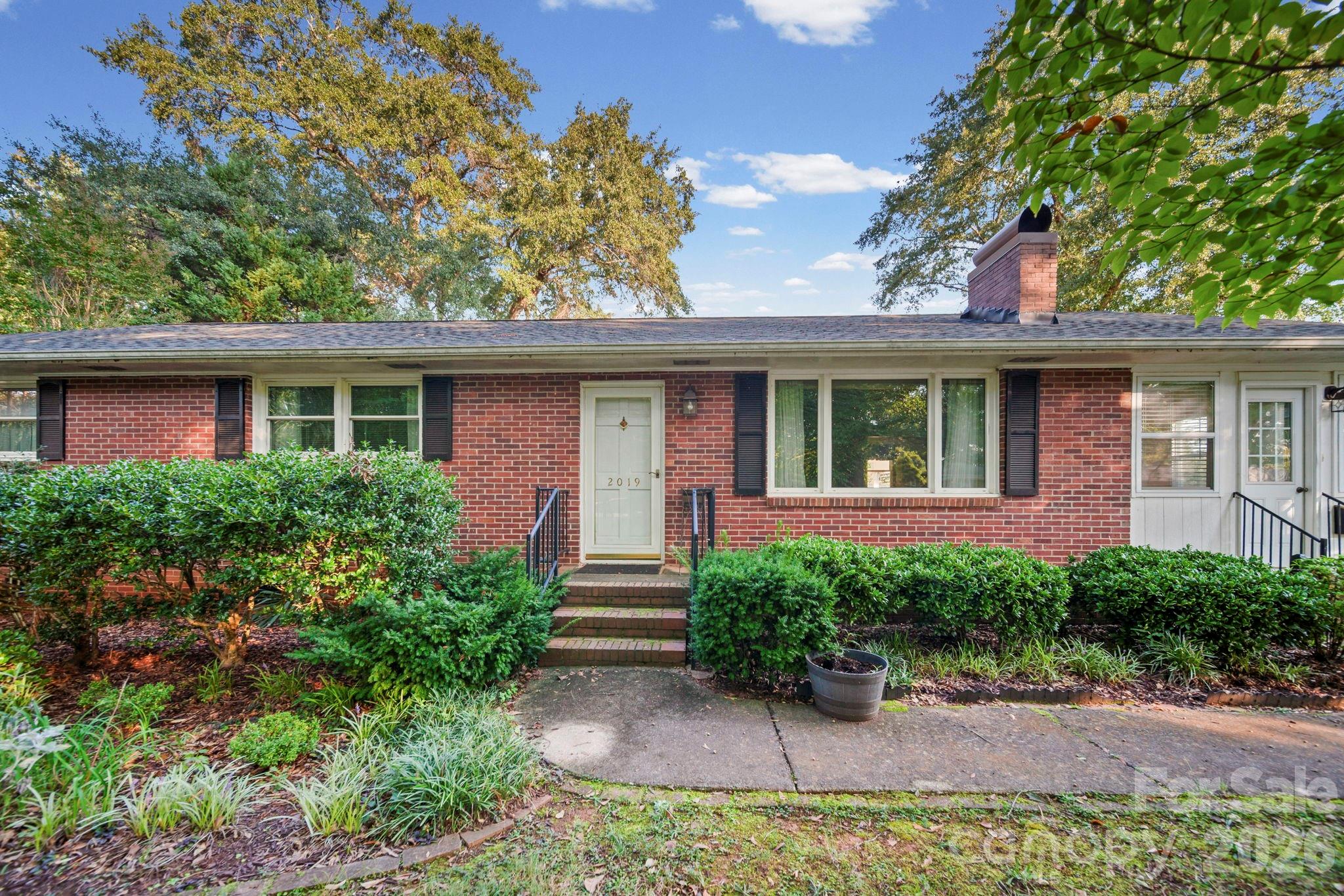 Single Family Residence at 2019 Carol Drive, Gastonia, photo 2 of 36