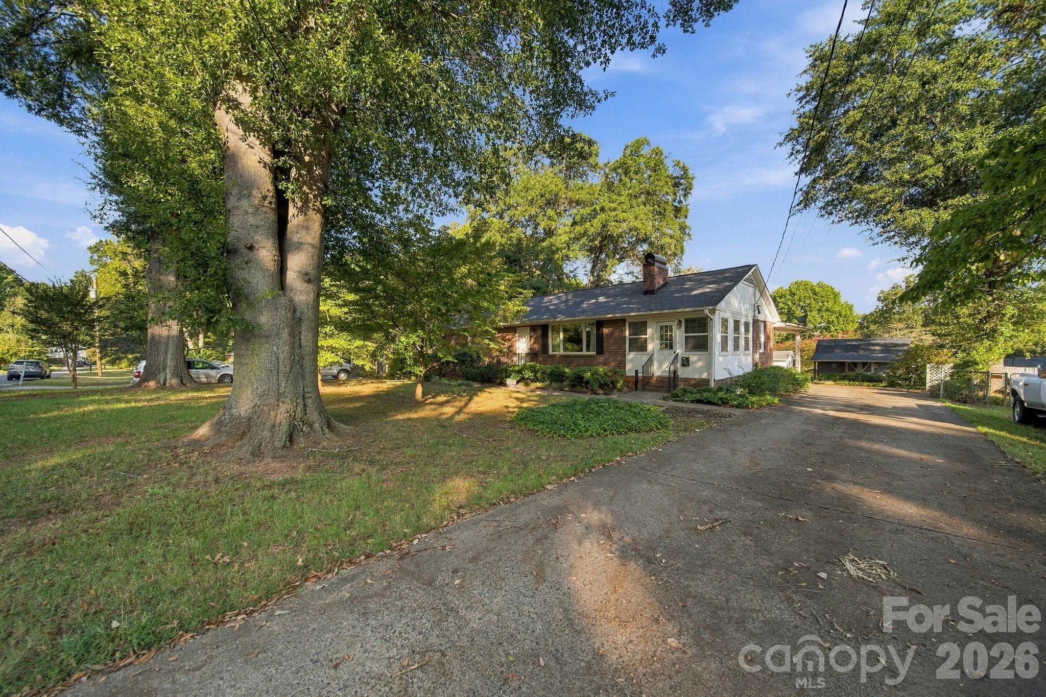 Single Family Residence at 2019 Carol Drive, Gastonia, photo 35 of 36