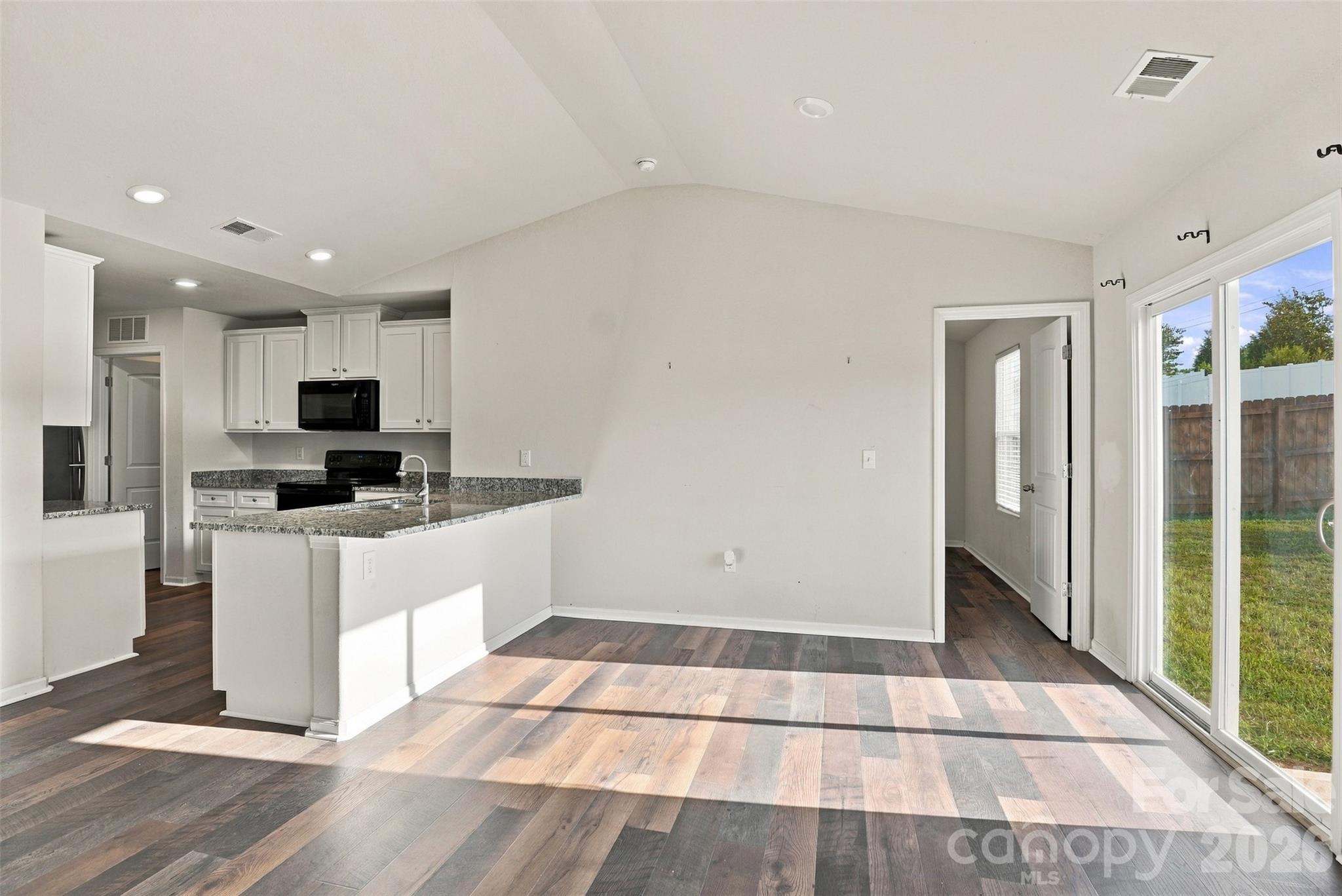 Single Family Residence at 433 Belcaro Drive, Kings Mountain, photo 13 of 34