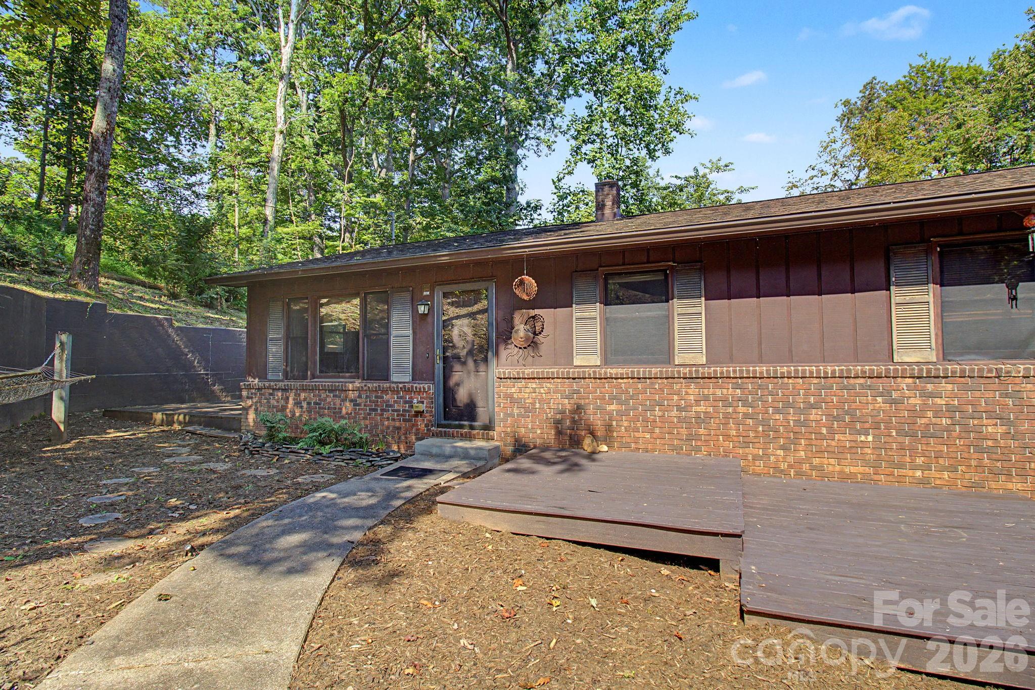 Single Family Residence at 21 Coffey Circle, Asheville, photo 4 of 37