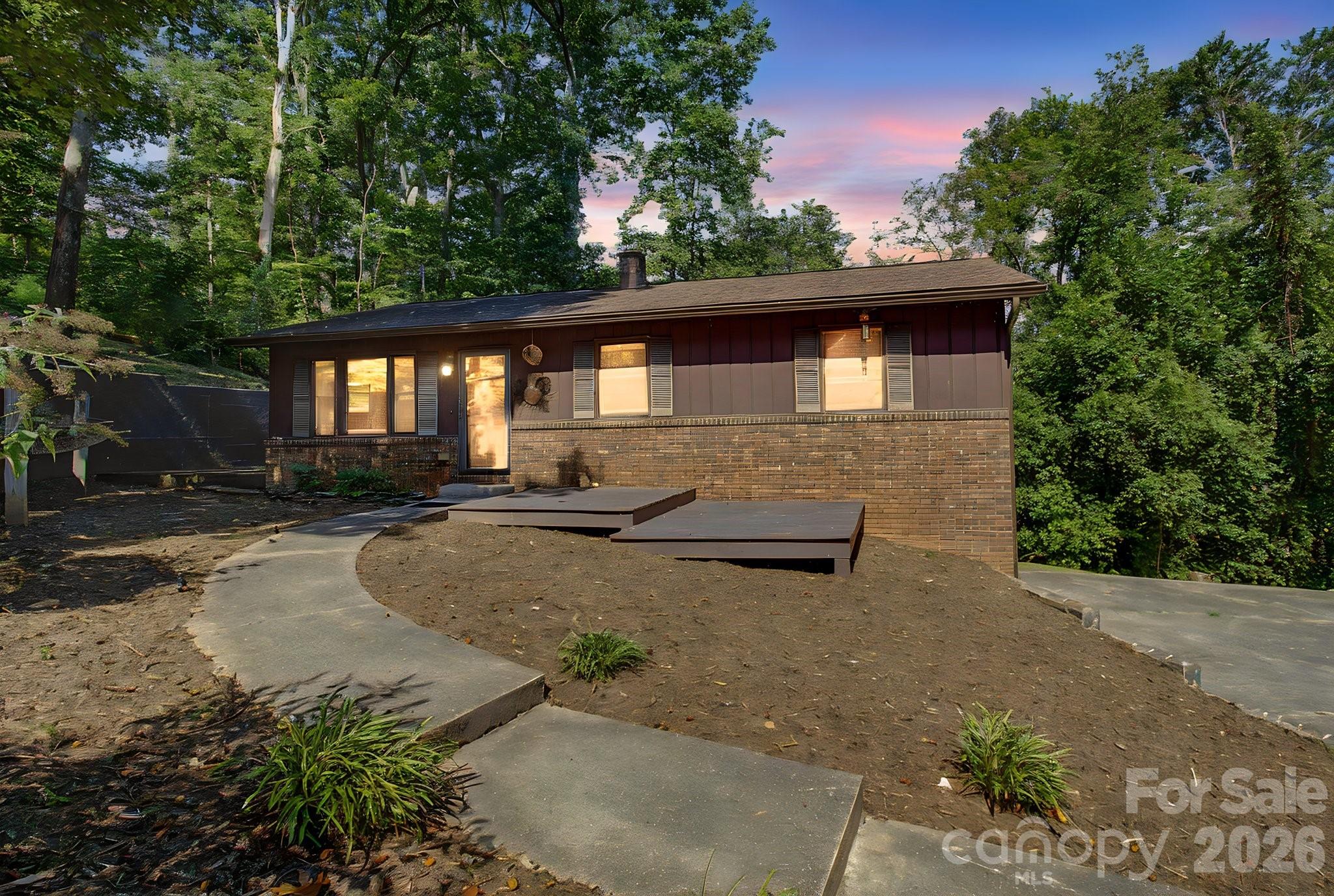 Single Family Residence at 21 Coffey Circle, Asheville, photo 5 of 37