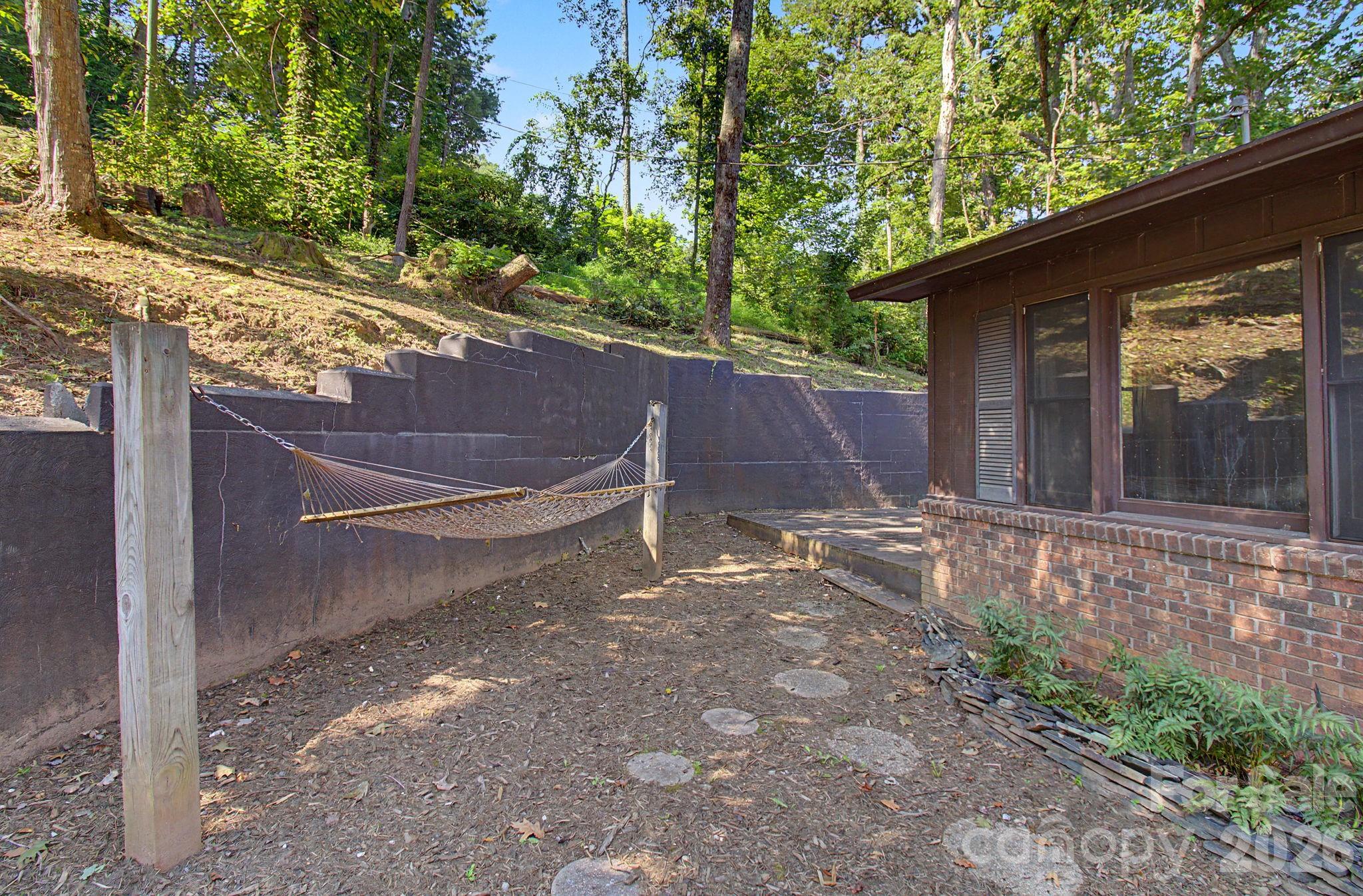 Single Family Residence at 21 Coffey Circle, Asheville, photo 7 of 37