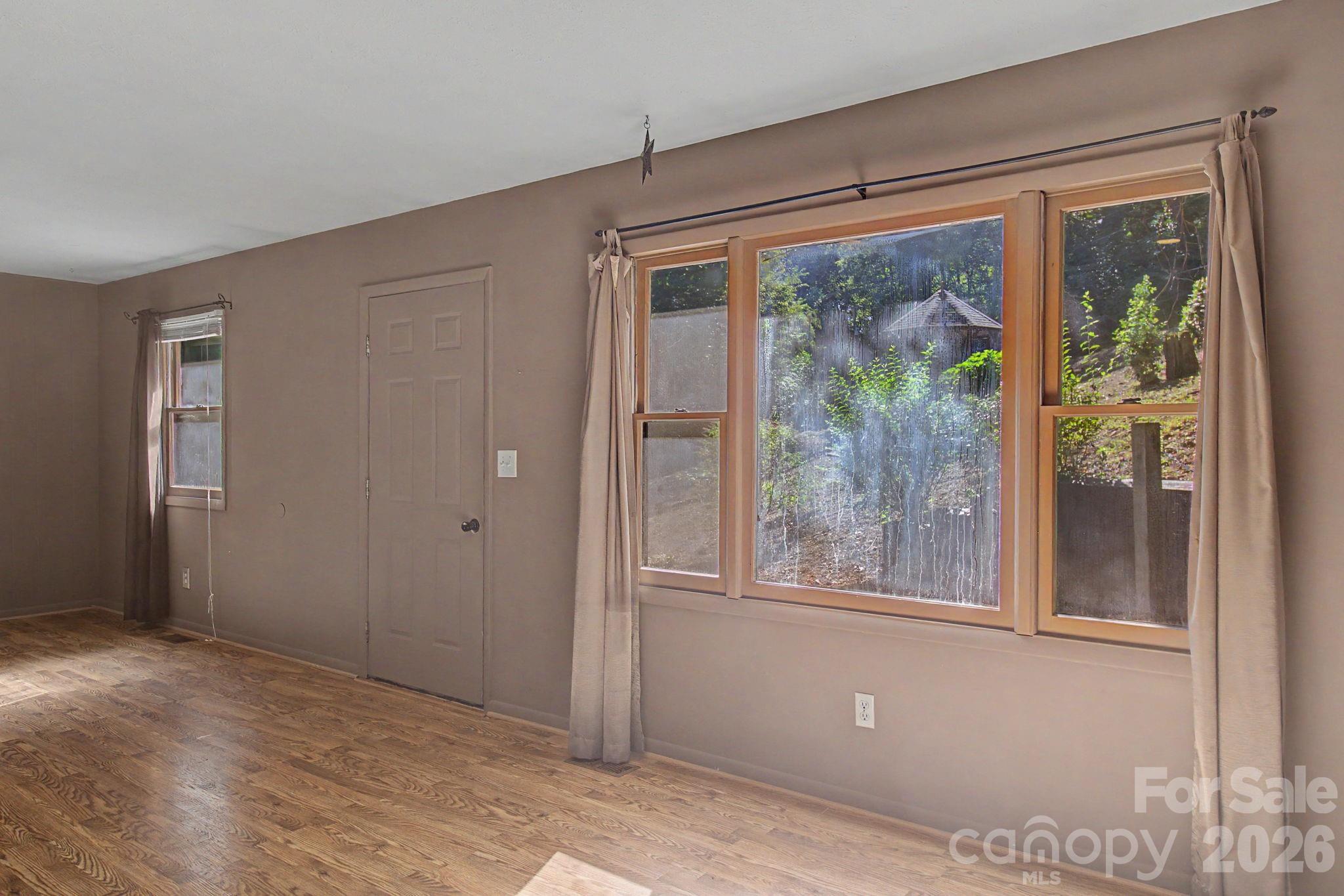 Single Family Residence at 21 Coffey Circle, Asheville, photo 14 of 37
