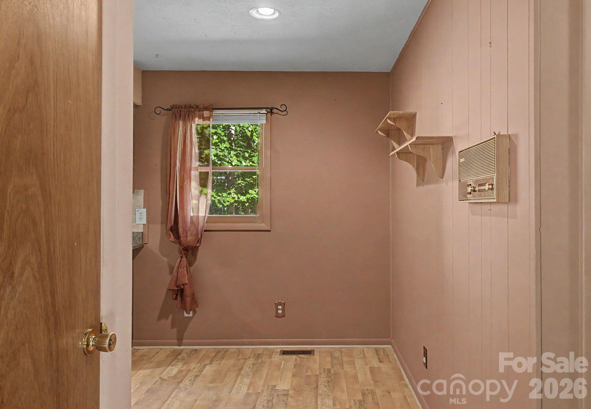 Single Family Residence at 21 Coffey Circle, Asheville, photo 16 of 37