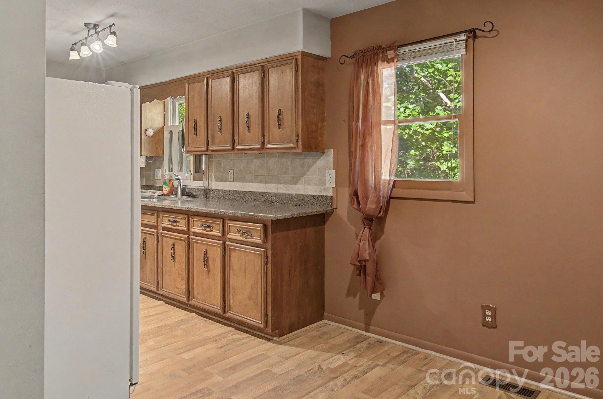 Single Family Residence at 21 Coffey Circle, Asheville, photo 17 of 37