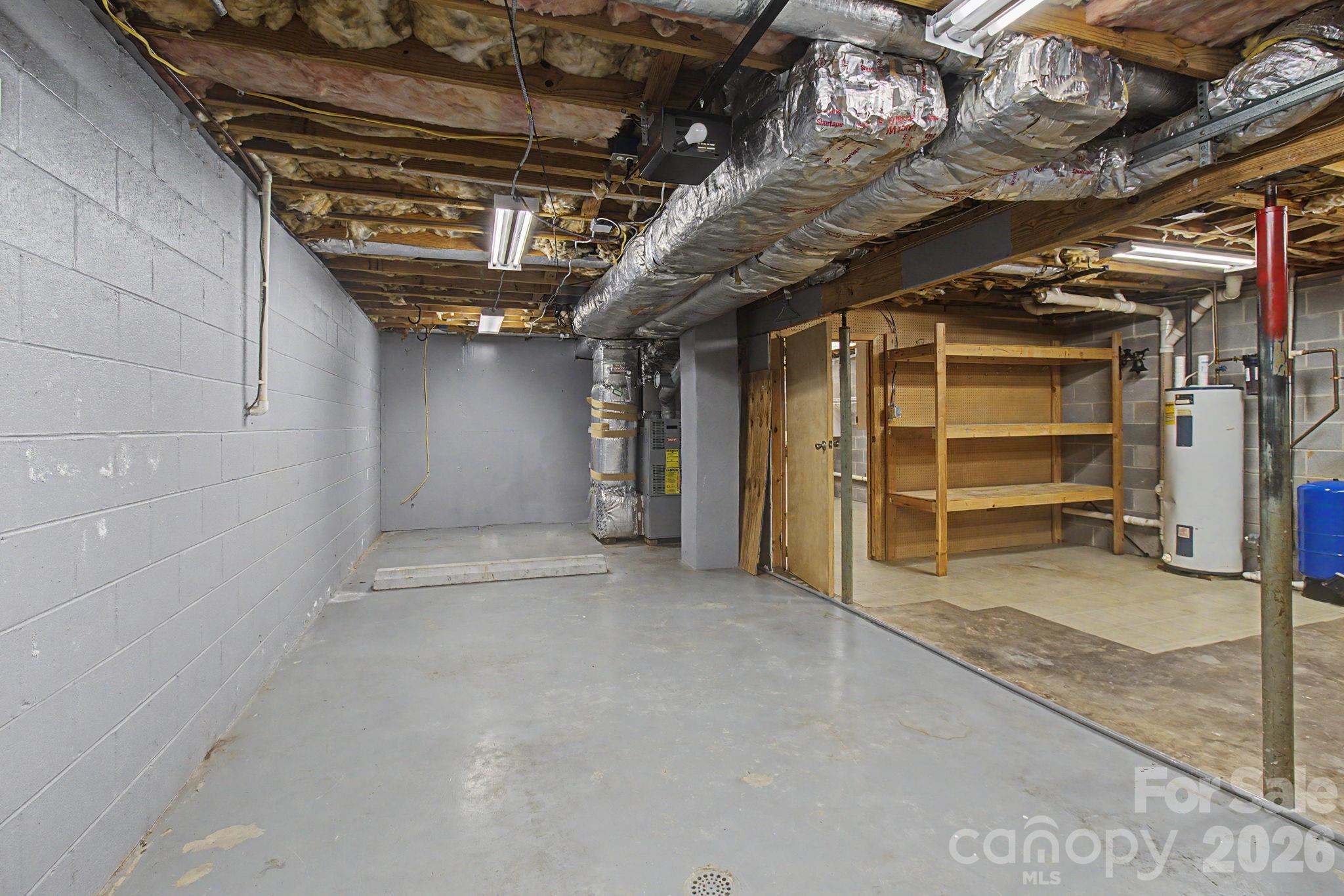 1 space, pull in garage - 21 Coffey Circle, Asheville