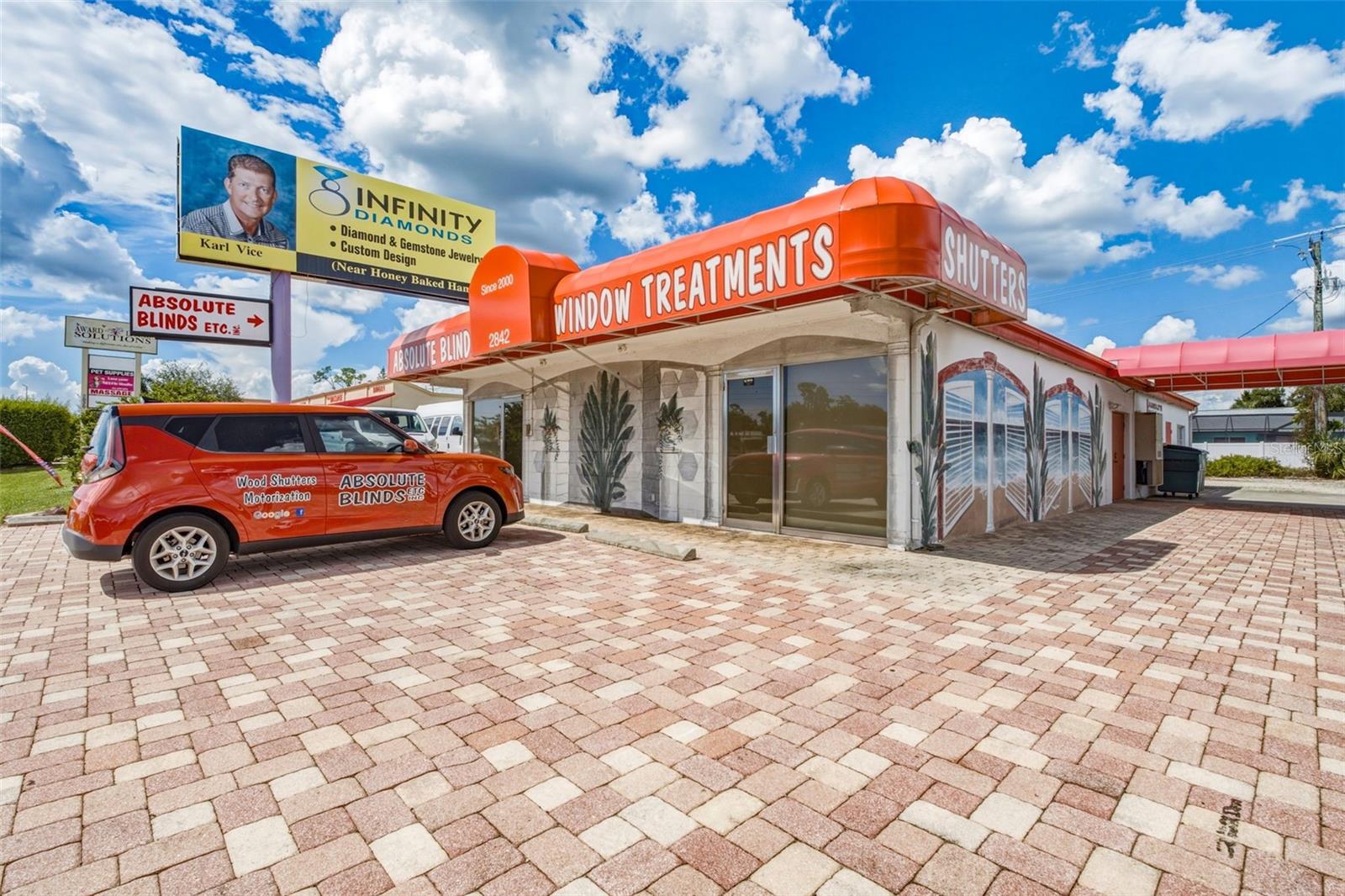 2842 TAMIAMI TRL