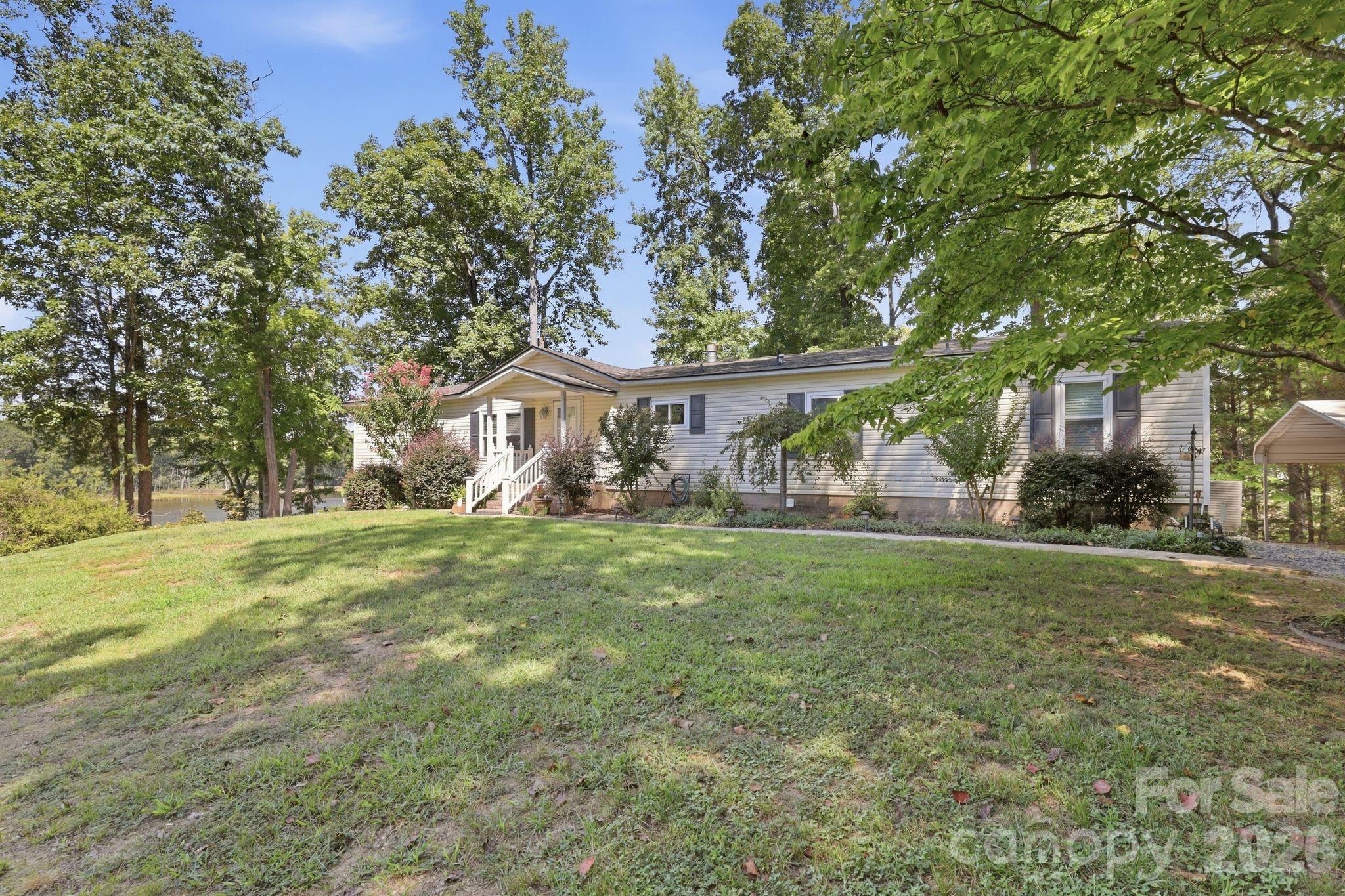 Single Family Residence at 380 Lake Landing Drive, Salisbury, photo 7 of 40