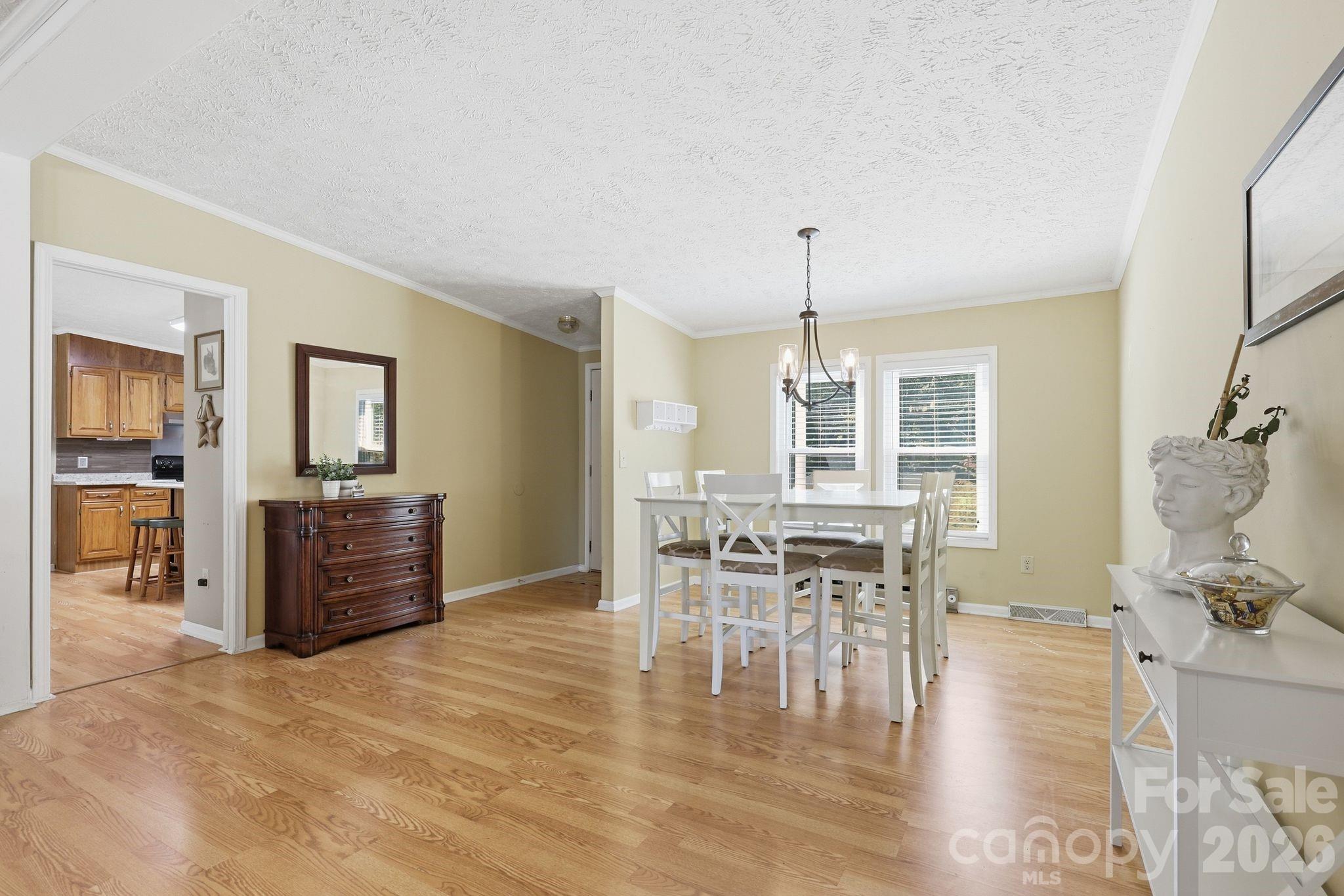 Single Family Residence at 380 Lake Landing Drive, Salisbury, photo 11 of 40