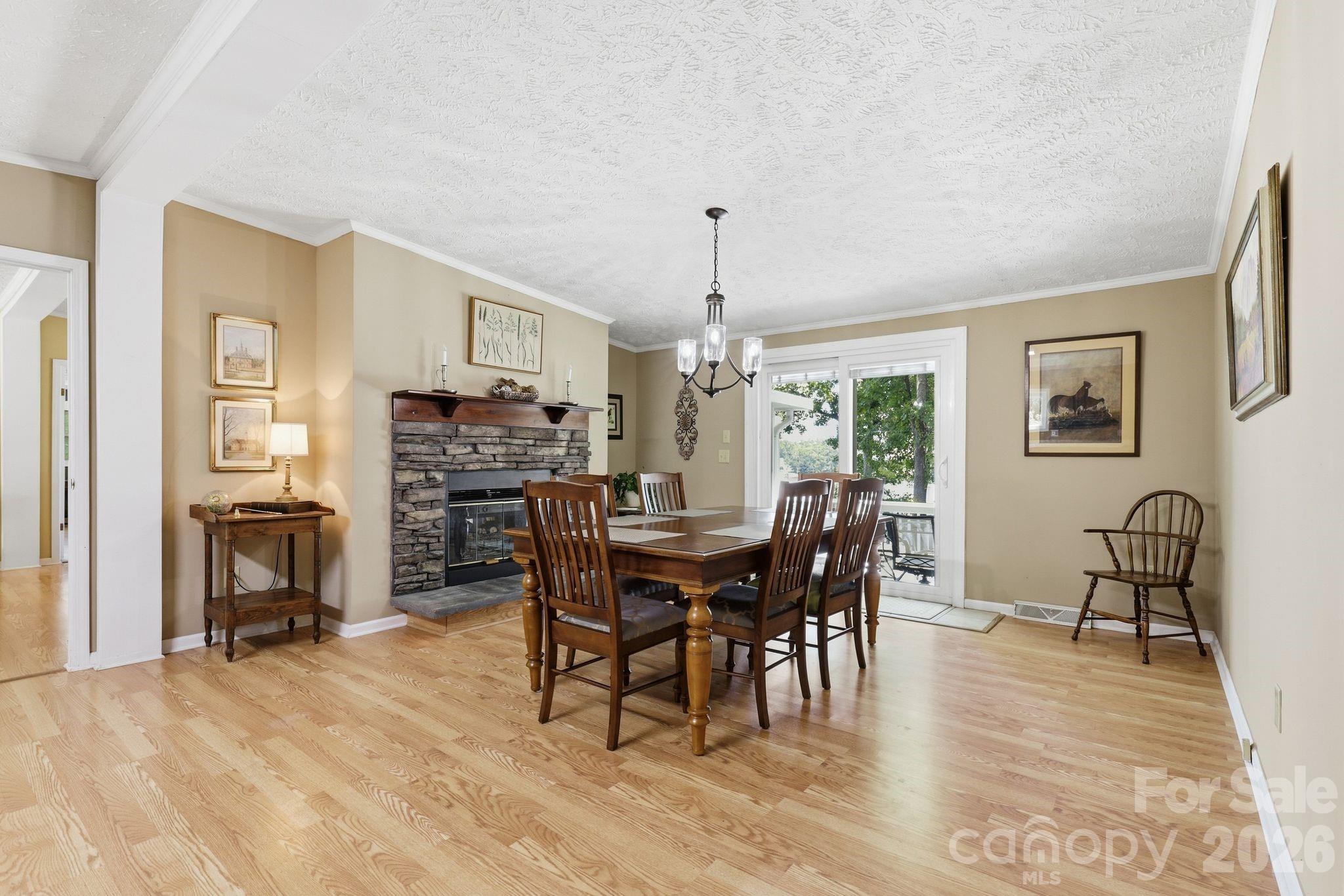 Single Family Residence at 380 Lake Landing Drive, Salisbury, photo 18 of 40