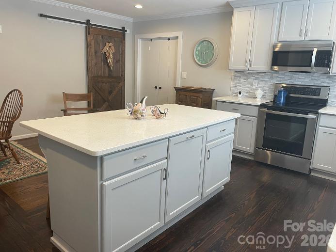 Eat-in Kitchen - prep and storage abundant - 1670 Dale Earnhardt Boulevard, Kannapolis