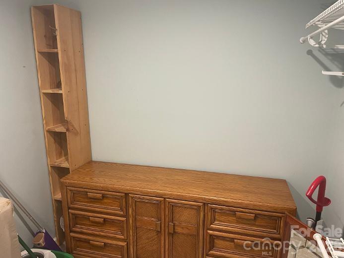 Primary closet - 1670 Dale Earnhardt Boulevard, Kannapolis