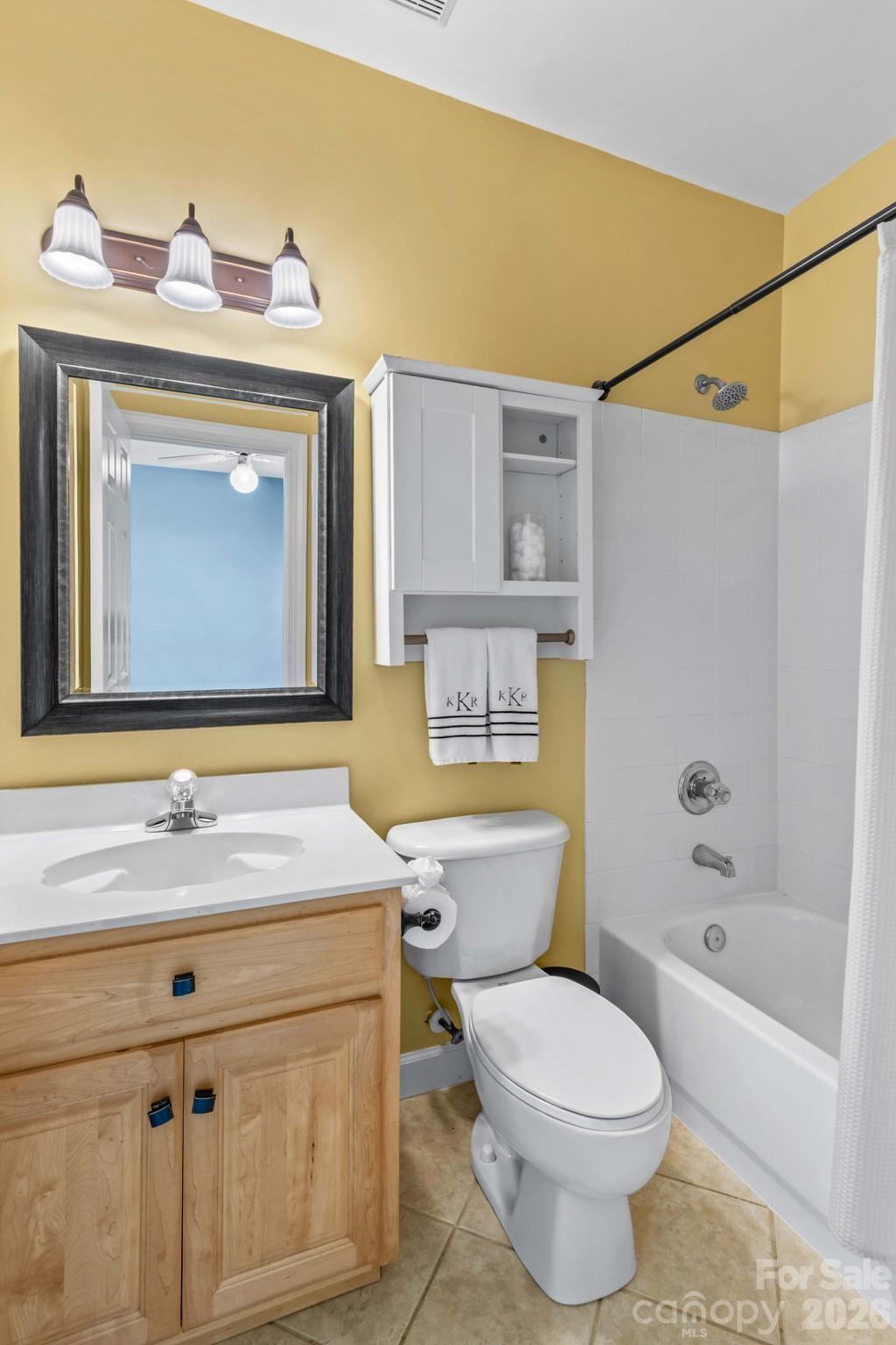 Ensuite bathroom to bedroom #2 - 12822 Cadgwith Cove Drive, Huntersville