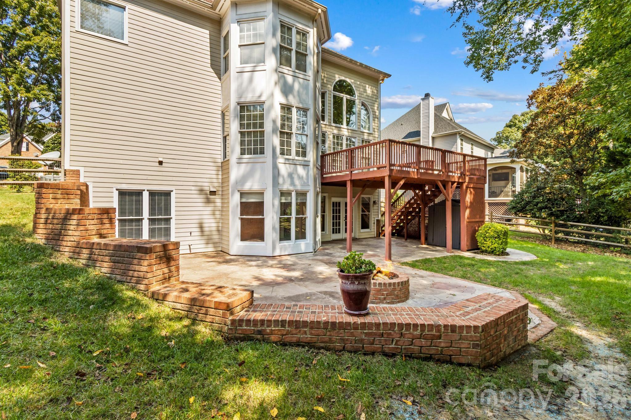 Backyard features plenty of space to enjoy the Carolina weather. - 12822 Cadgwith Cove Drive, Huntersville