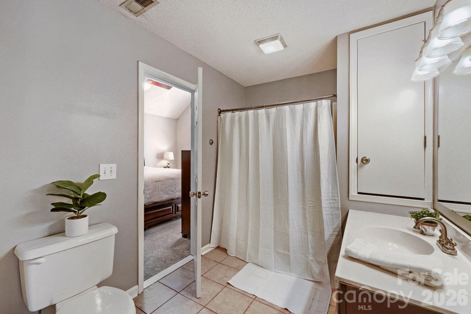 Single Family Residence at 7742 Red Robin Trail, Denver, photo 20 of 37