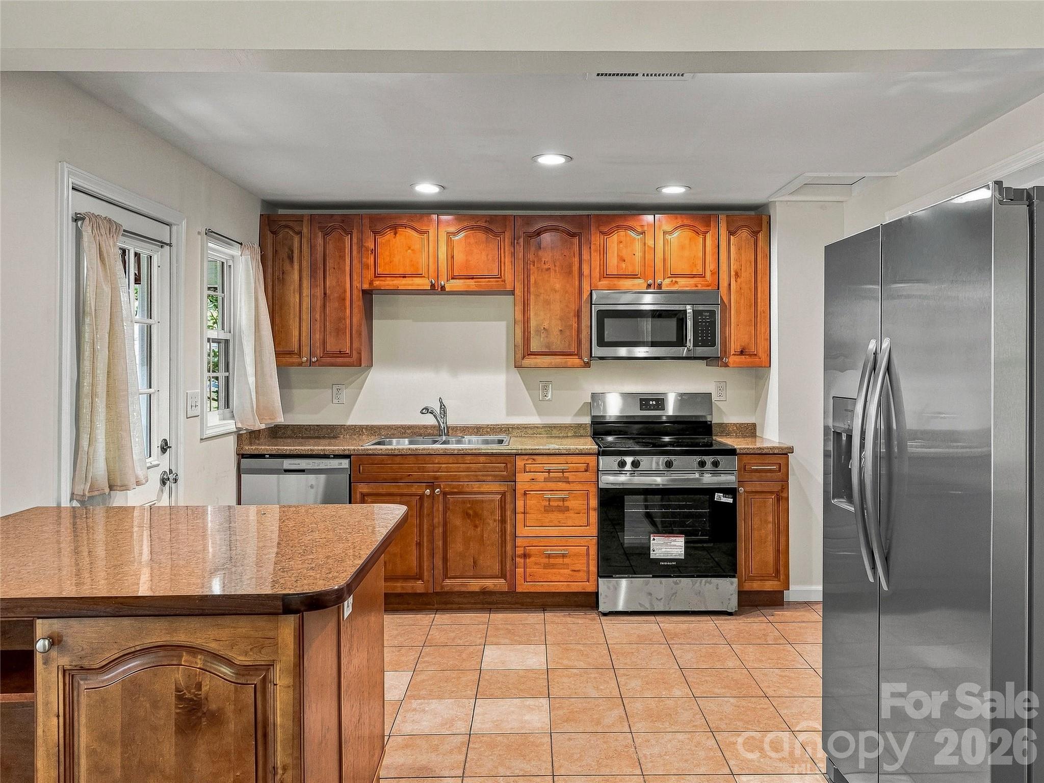 new appliances - 65 Passional Way, Burnsville