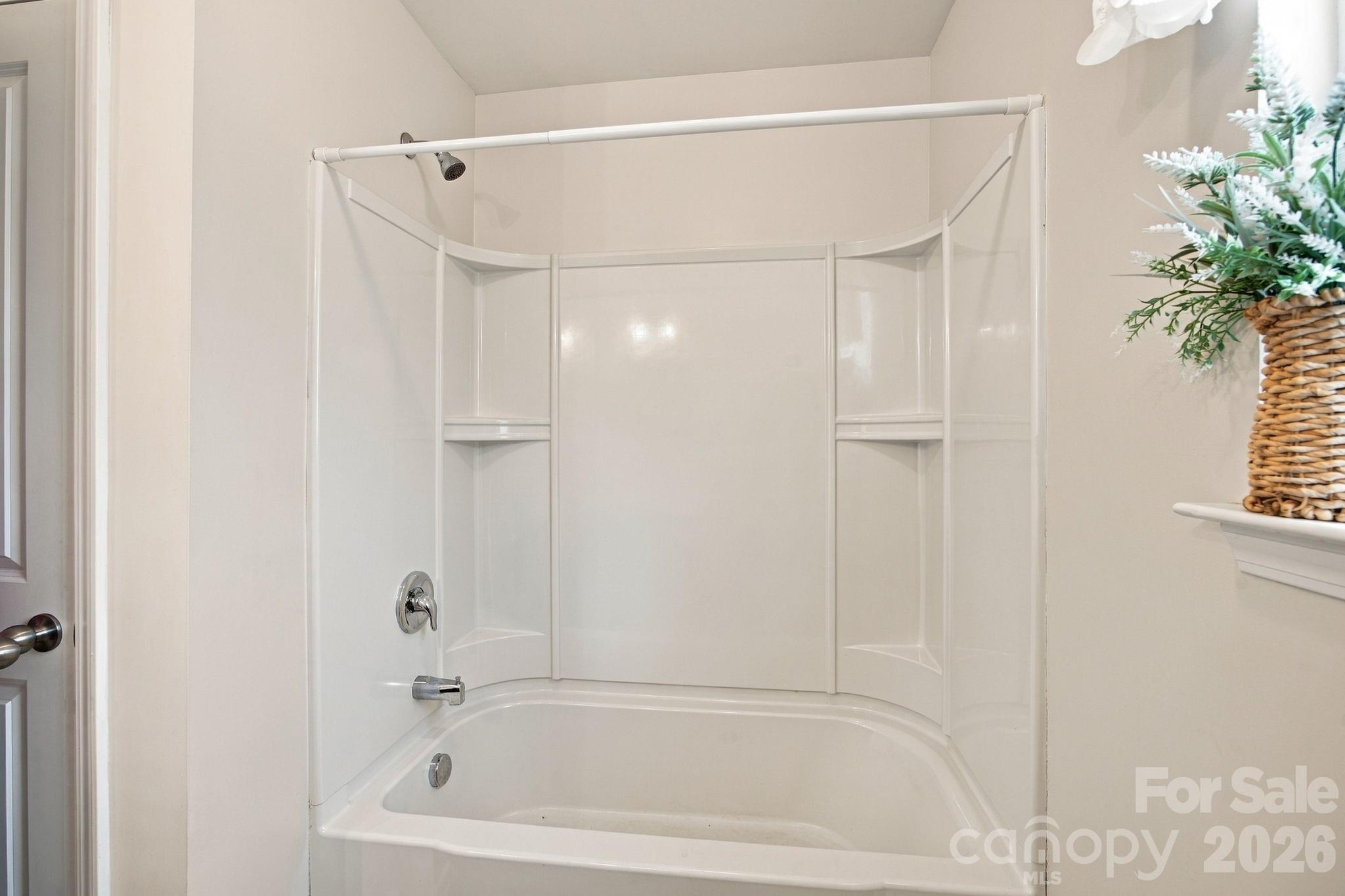 Tub/Shower Combo - 5857 McClintock Drive, Denver