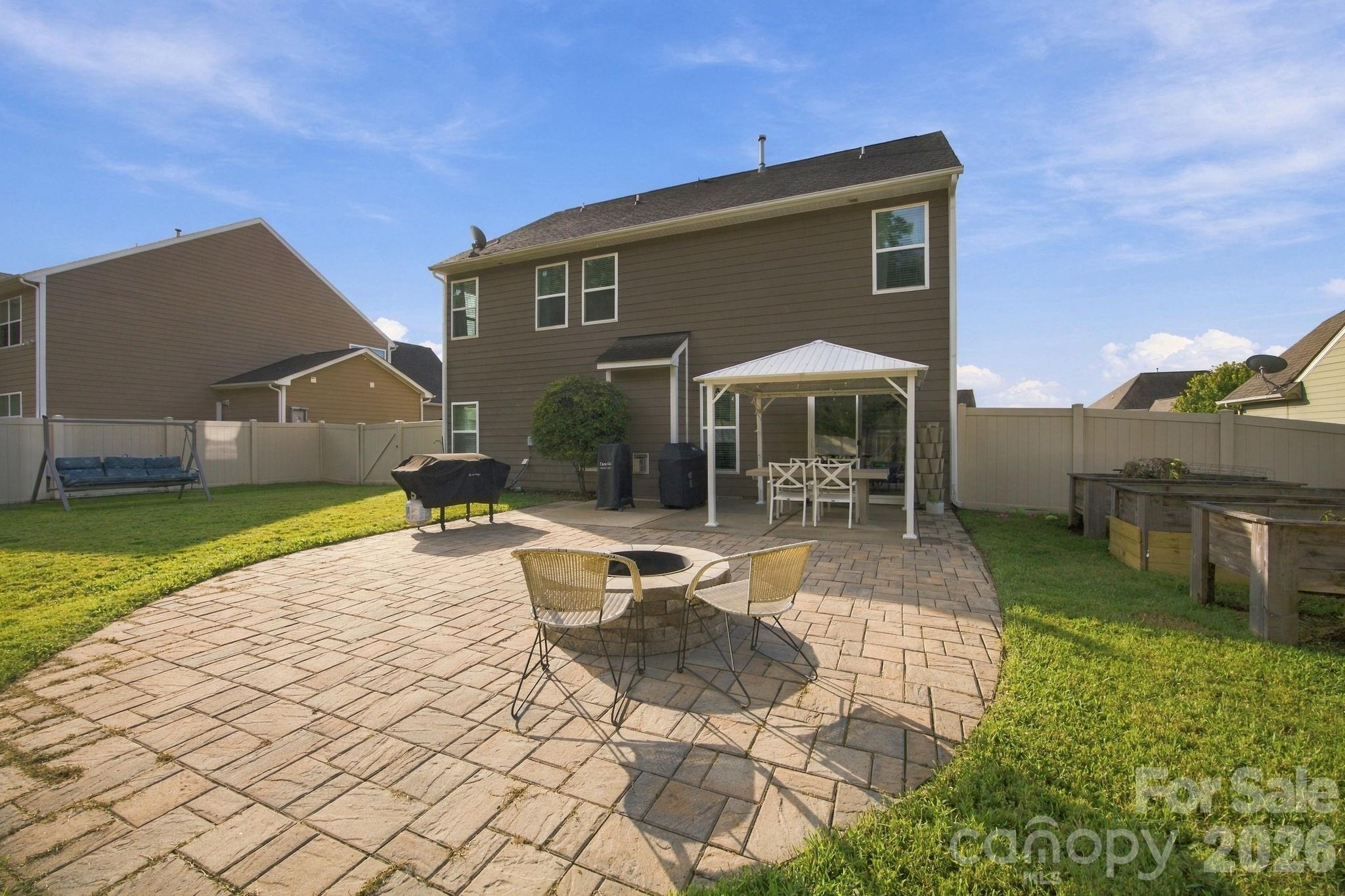 So much space! - 5857 McClintock Drive, Denver