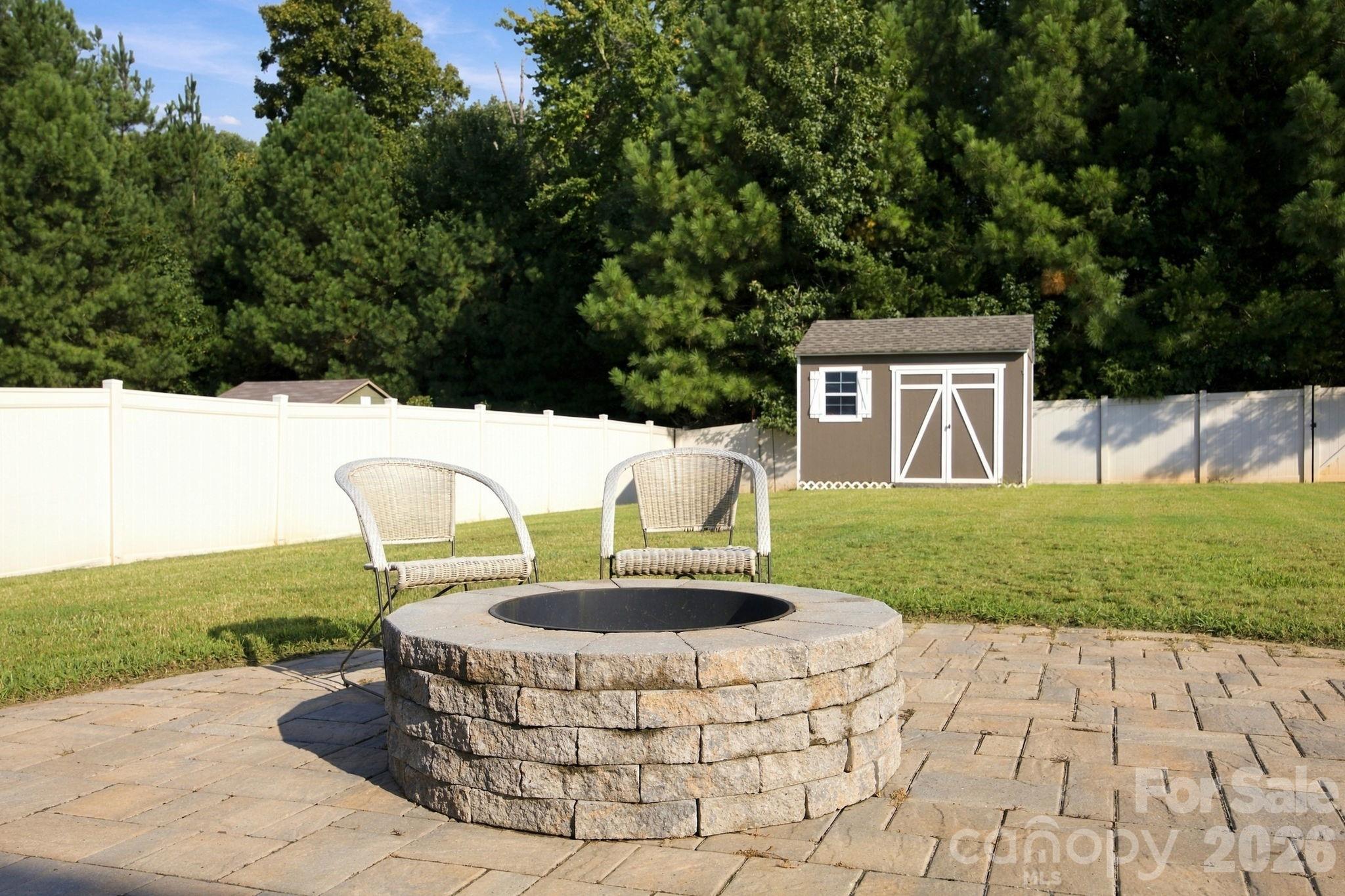 Fire Pit - 5857 McClintock Drive, Denver