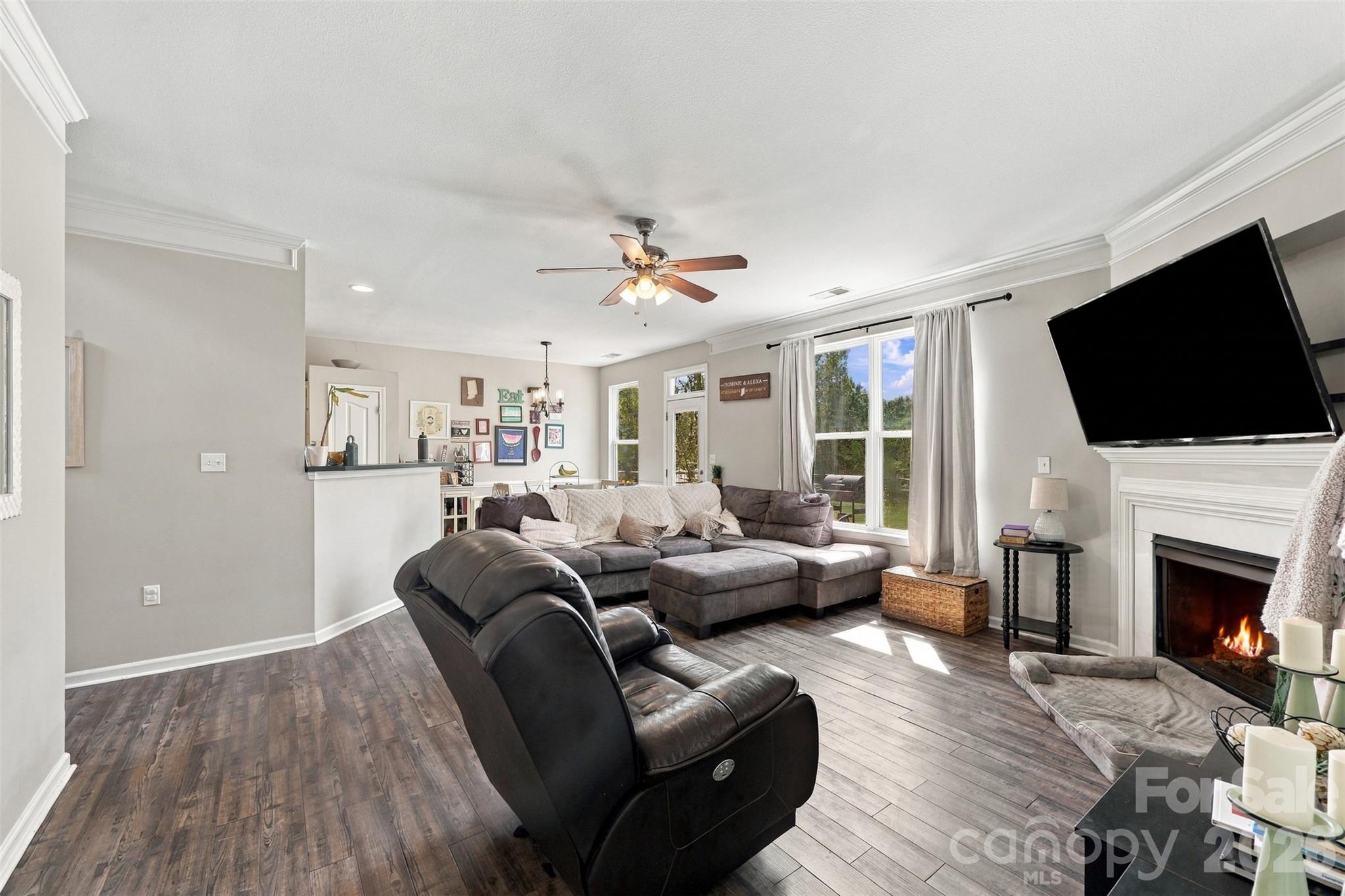 Single Family Residence at 915 Rocky Meadows Lane, Concord, photo 10 of 43