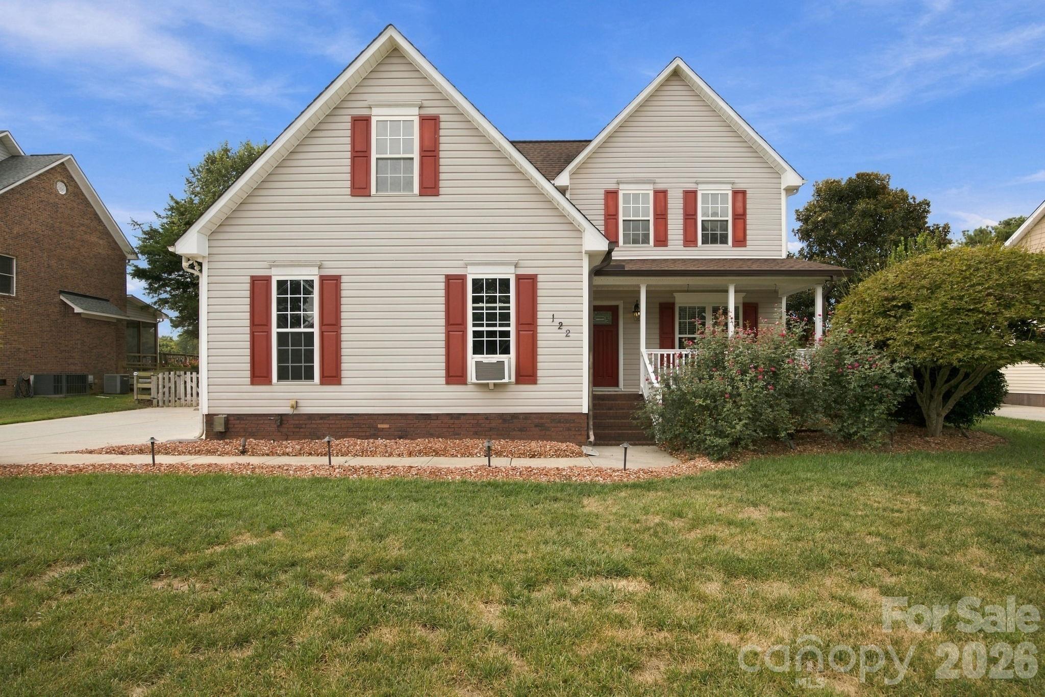 Single Family Residence at 122 Wood Duck Loop, Mooresville, photo 2 of 48