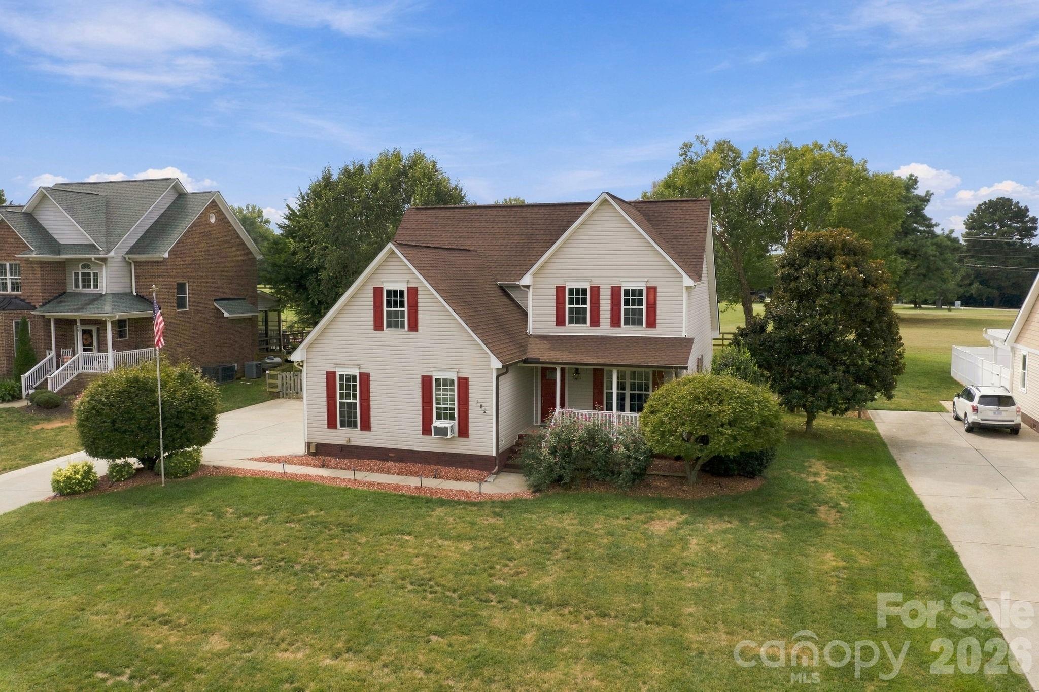 Single Family Residence at 122 Wood Duck Loop, Mooresville, photo 5 of 48