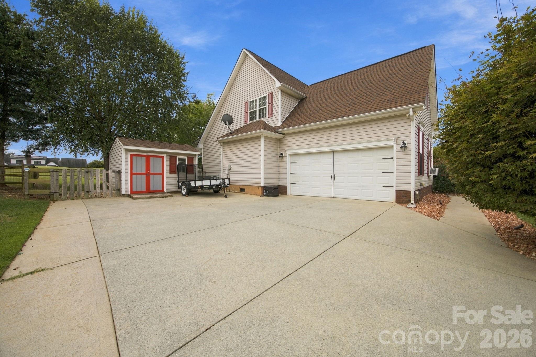 Single Family Residence at 122 Wood Duck Loop, Mooresville, photo 10 of 48