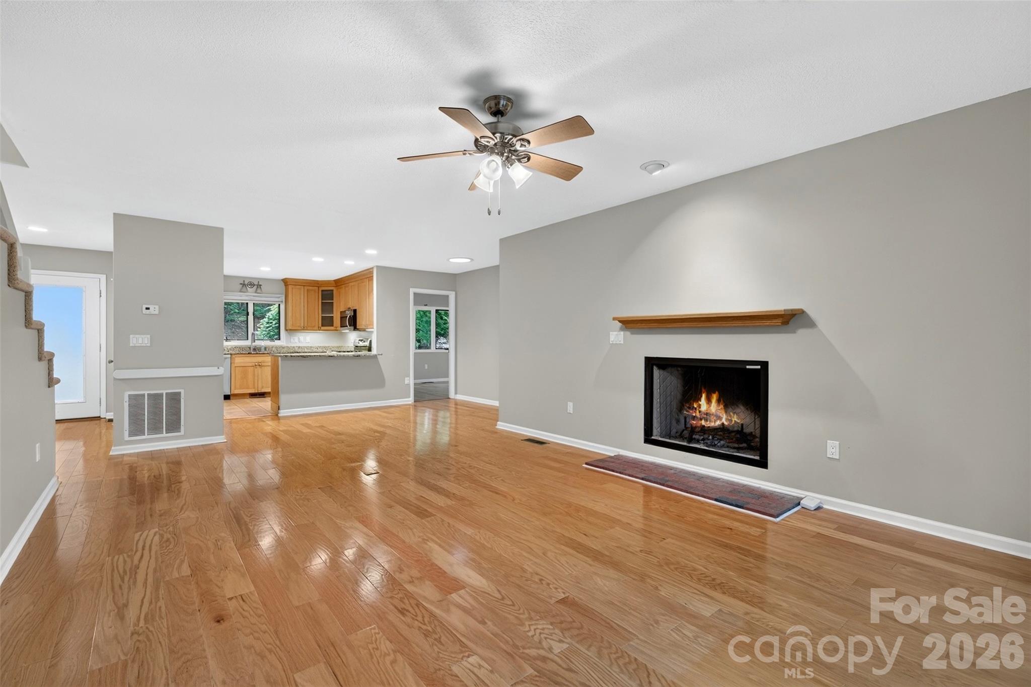 Living room looking into kitchen - 18A Cedarwood Trail, Asheville