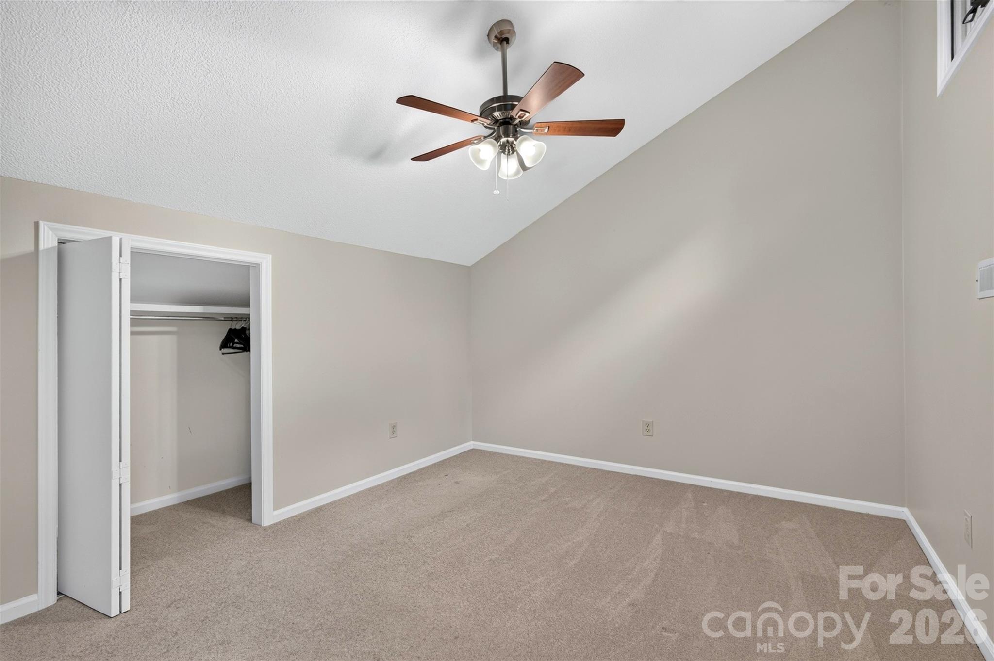 Upstairs bedroom - 18A Cedarwood Trail, Asheville