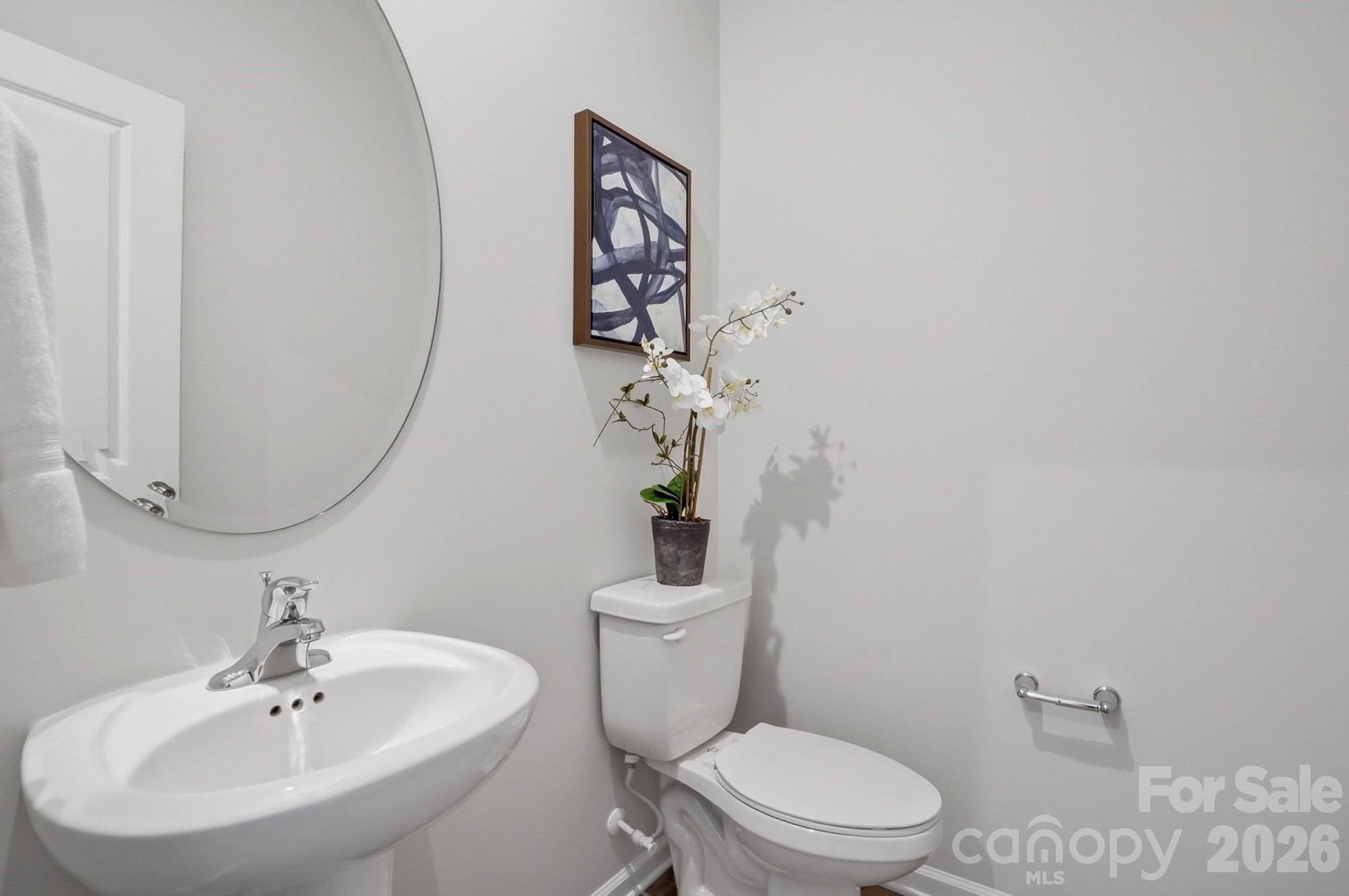 Powder room - 1452 McCollum Street, Monroe