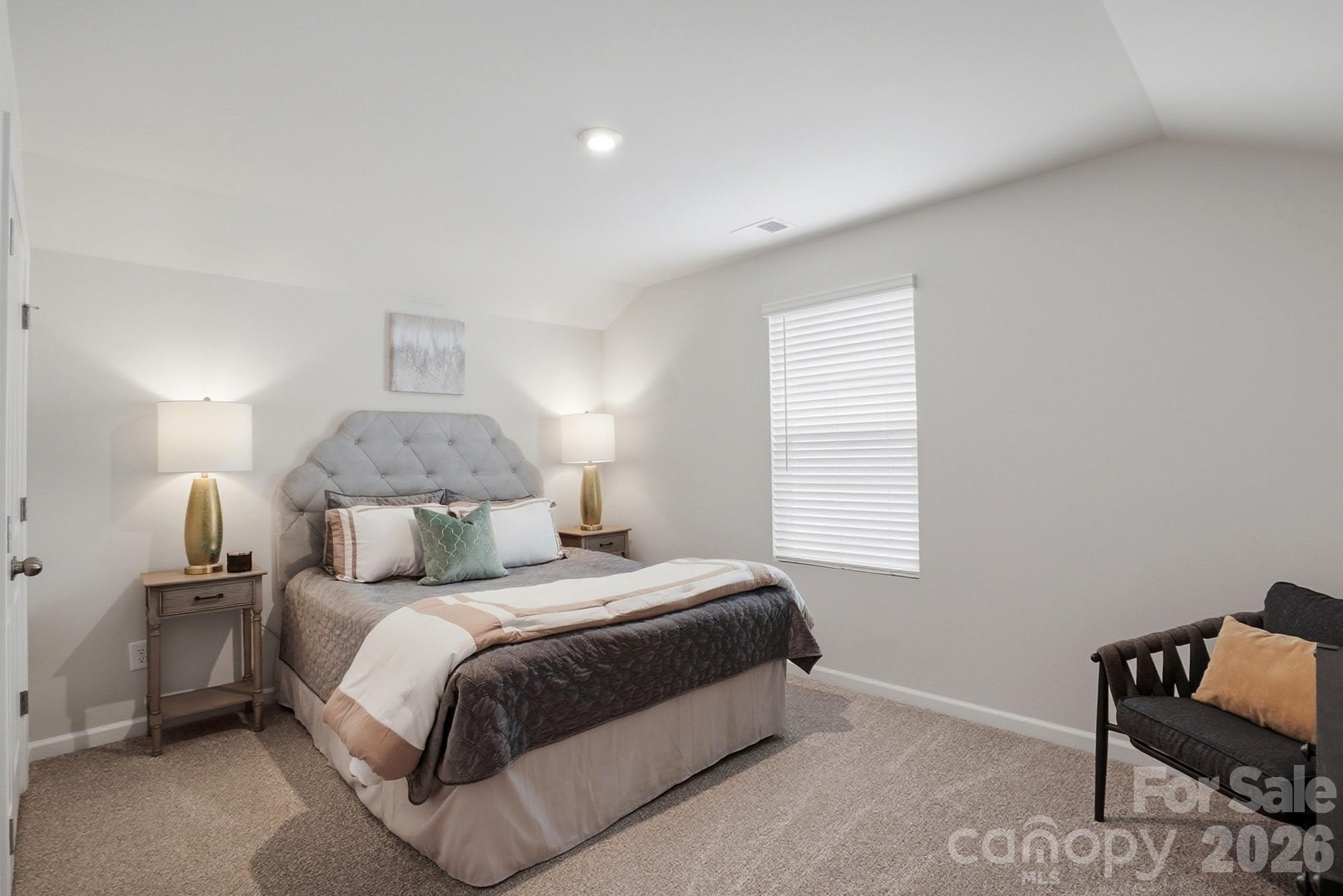 bedroom 2 up with private bath - 1452 McCollum Street, Monroe