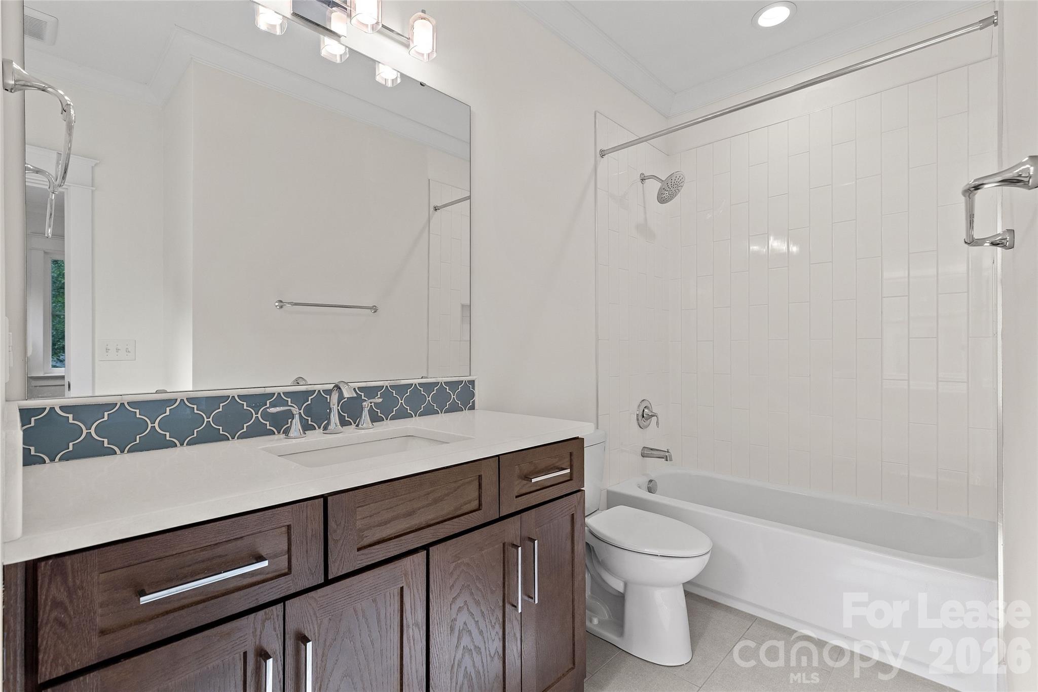 Full Bathroom - 2520 Laburnum Avenue, Charlotte