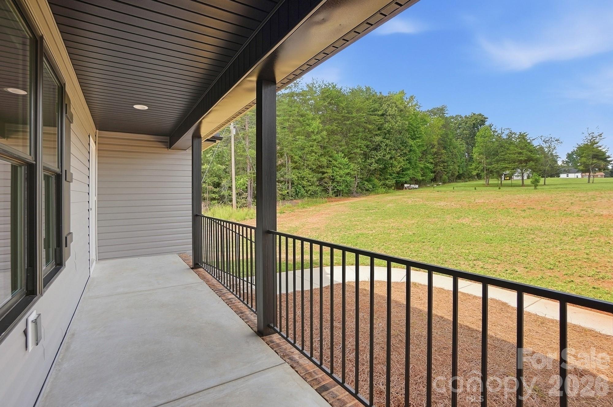 Covered Front Porch - 6097 Tinsley Court, Sherrills Ford