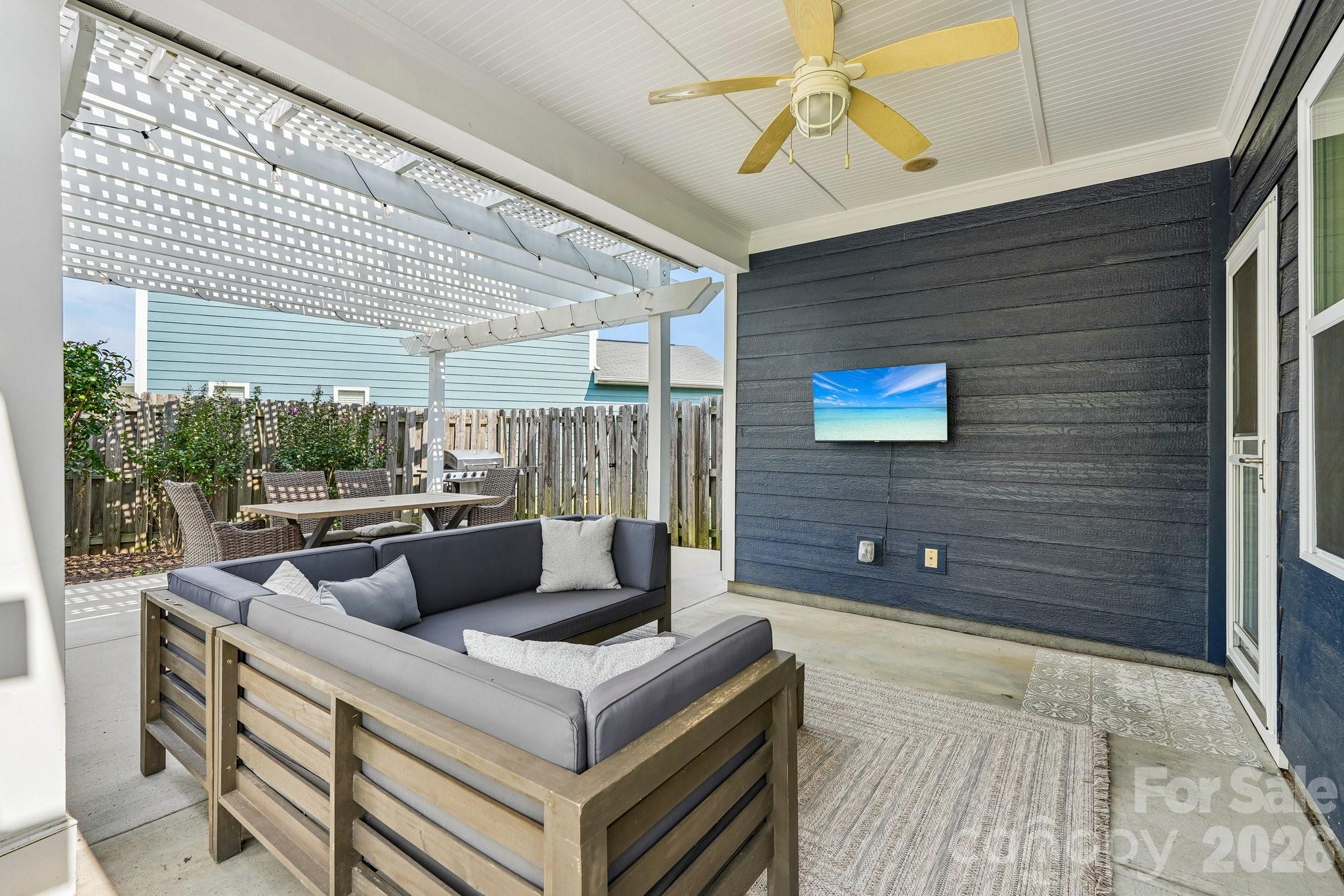 Multiple Outdoor enteraining covred patios. - 10341 Fresh Water Court, Concord