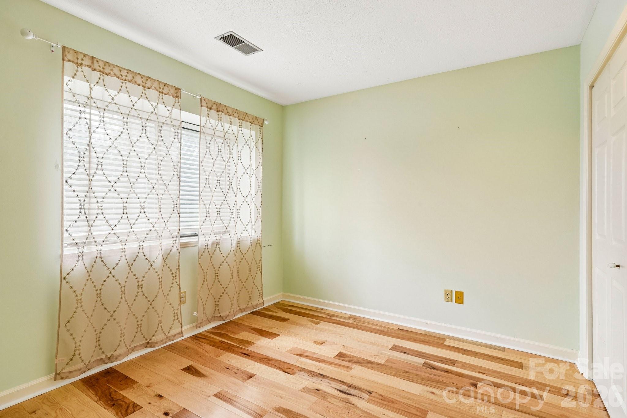 Townhouse at 5182 Corbin Lane, Hickory, photo 24 of 41