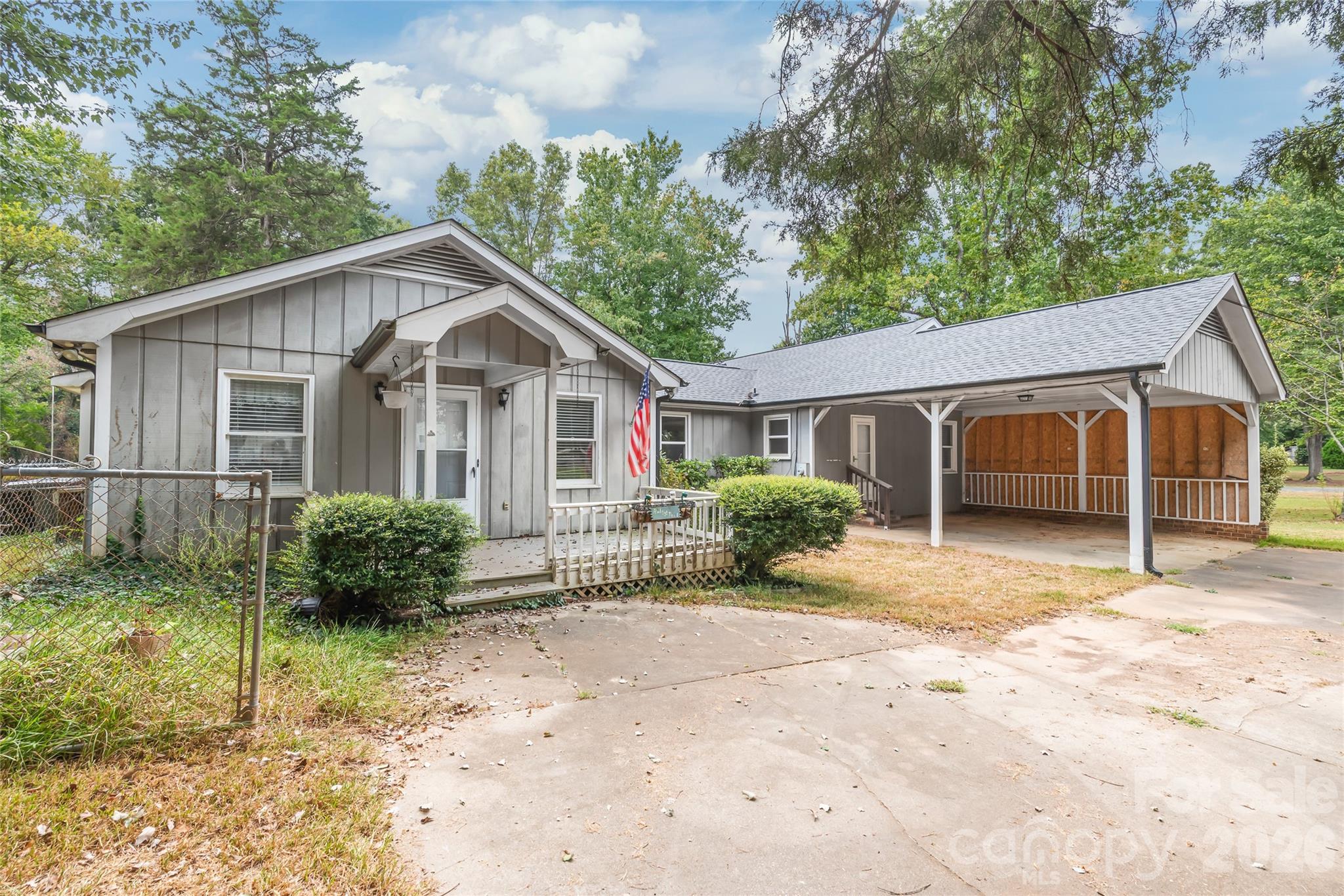 Single Family Residence at 1011 Robin Lane, Rock Hill, photo 5 of 41