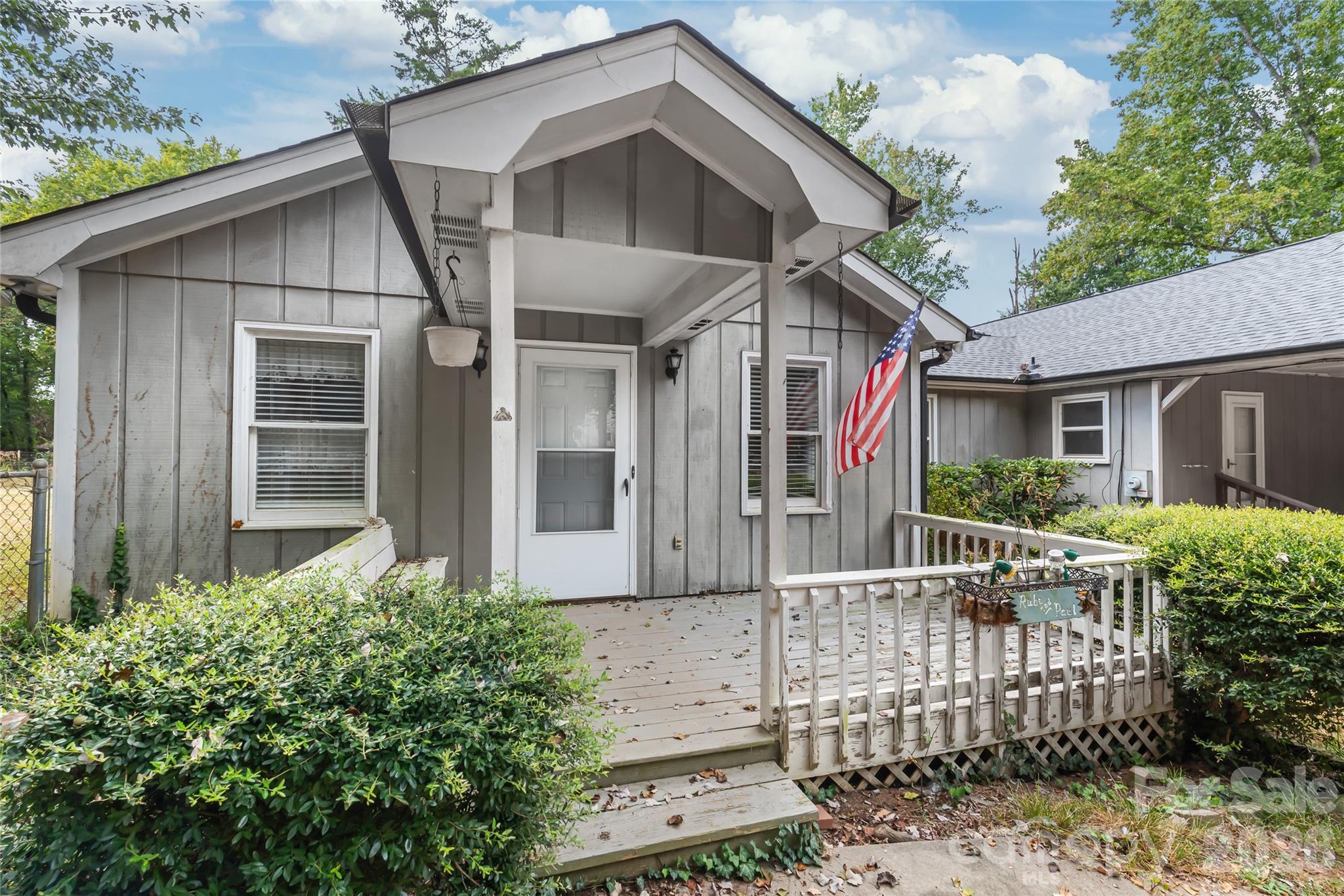 Single Family Residence at 1011 Robin Lane, Rock Hill, photo 6 of 41
