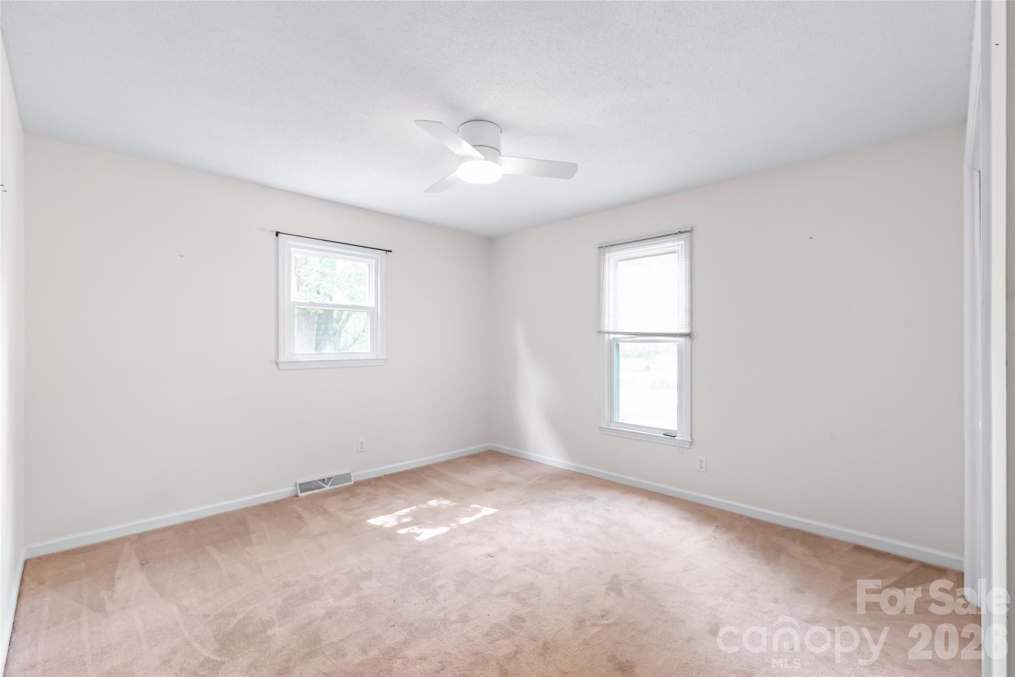 Single Family Residence at 1011 Robin Lane, Rock Hill, photo 16 of 41
