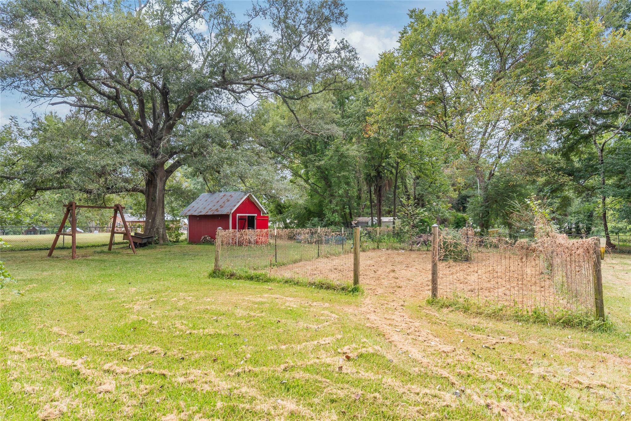Single Family Residence at 1011 Robin Lane, Rock Hill, photo 36 of 41