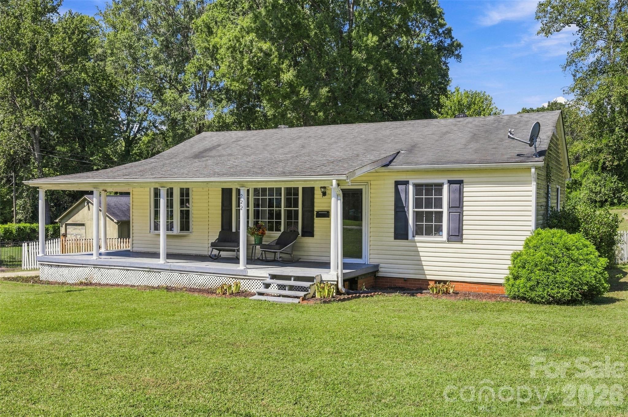 Single Family Residence at 222 Wiley Avenue, York, photo 3 of 39