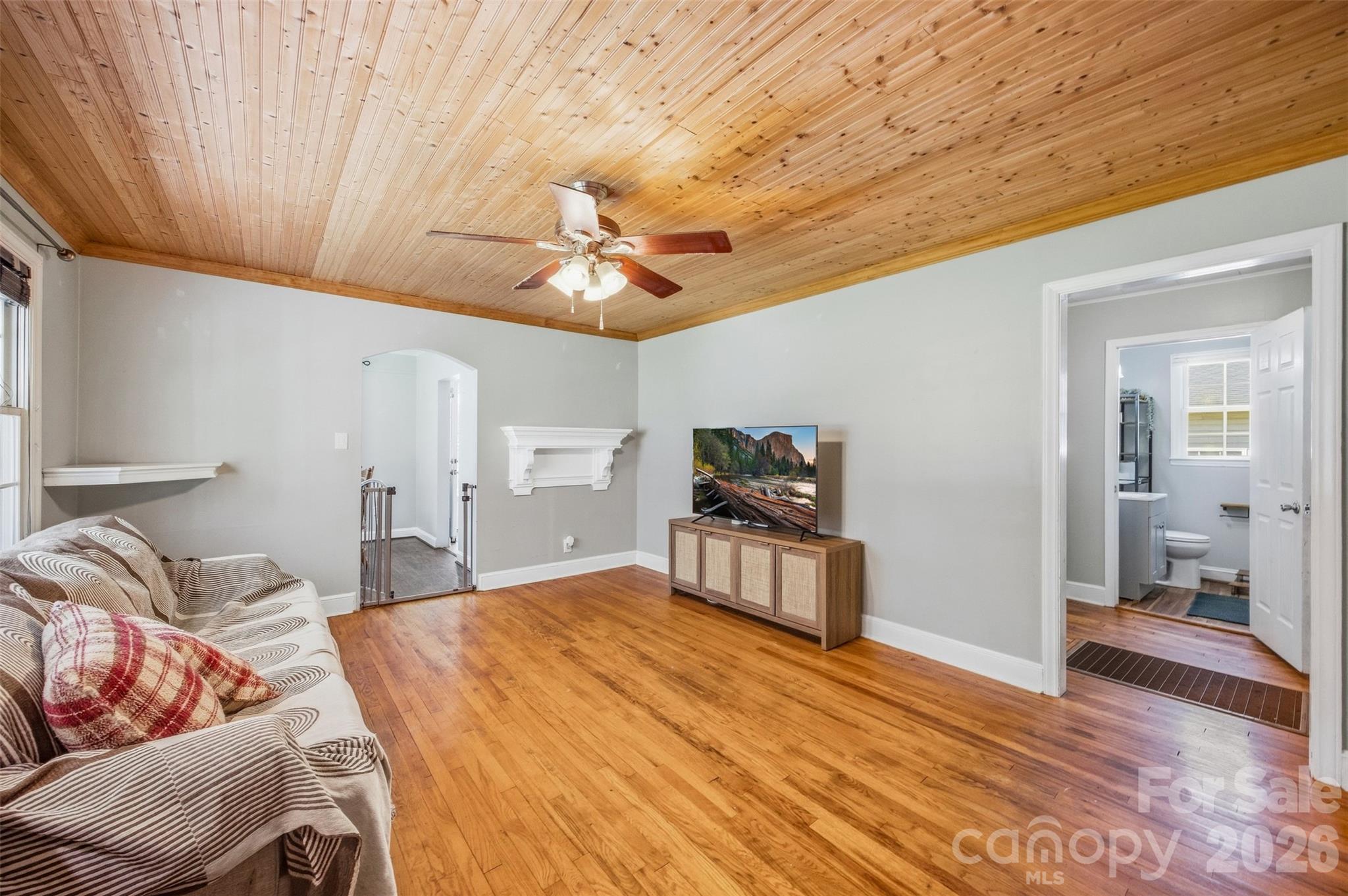Single Family Residence at 222 Wiley Avenue, York, photo 7 of 39