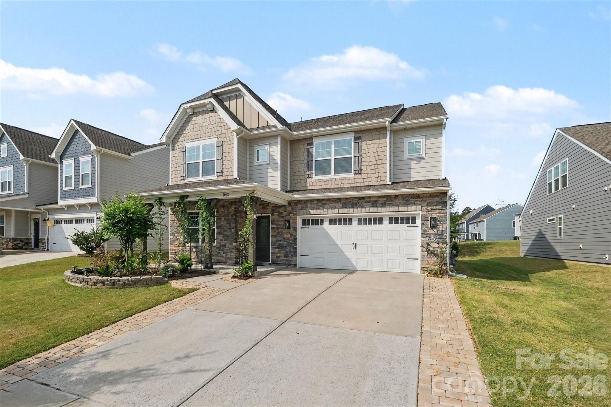 Single Family Residence at 14010 Bordley Place, Huntersville, photo 2 of 47