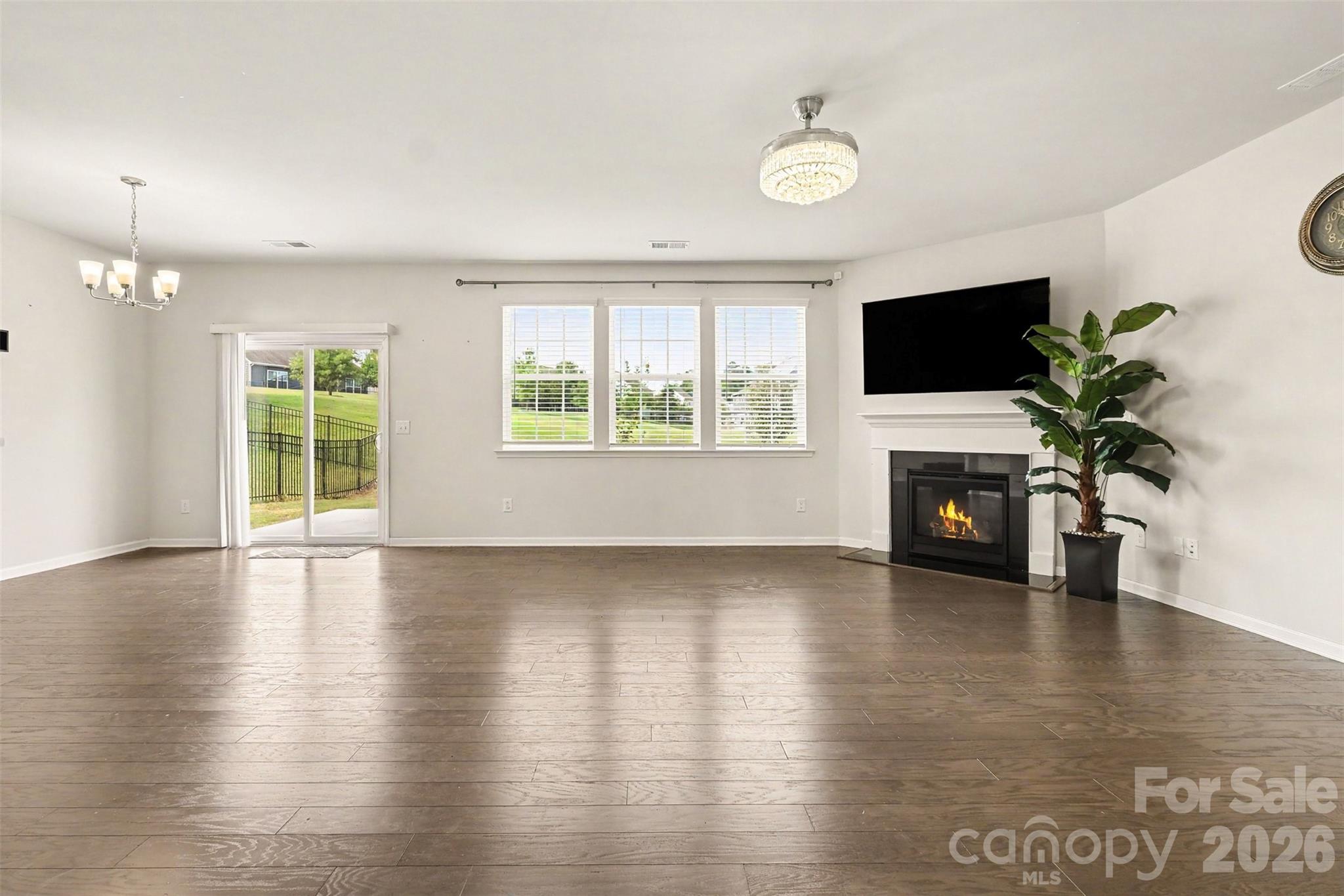 Single Family Residence at 14010 Bordley Place, Huntersville, photo 6 of 47