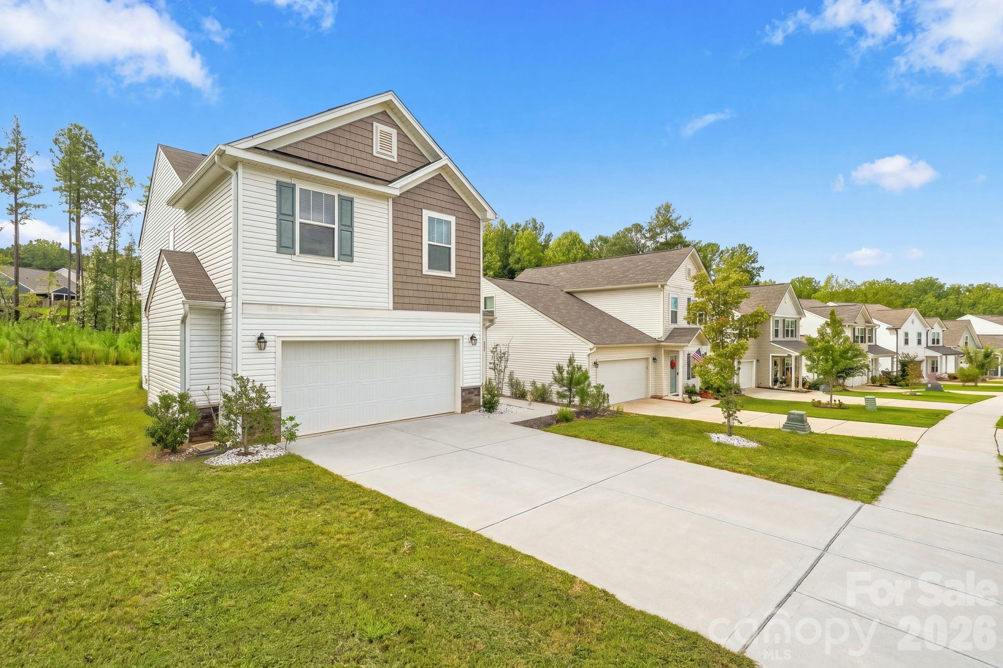 Single Family Residence at 111 Batten Ridge Drive, Statesville, photo 2 of 23