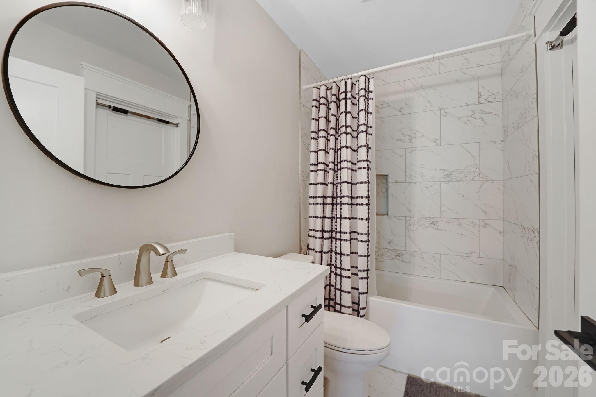 Main Level Guest Bathroom - 153 Israel Road, Leicester