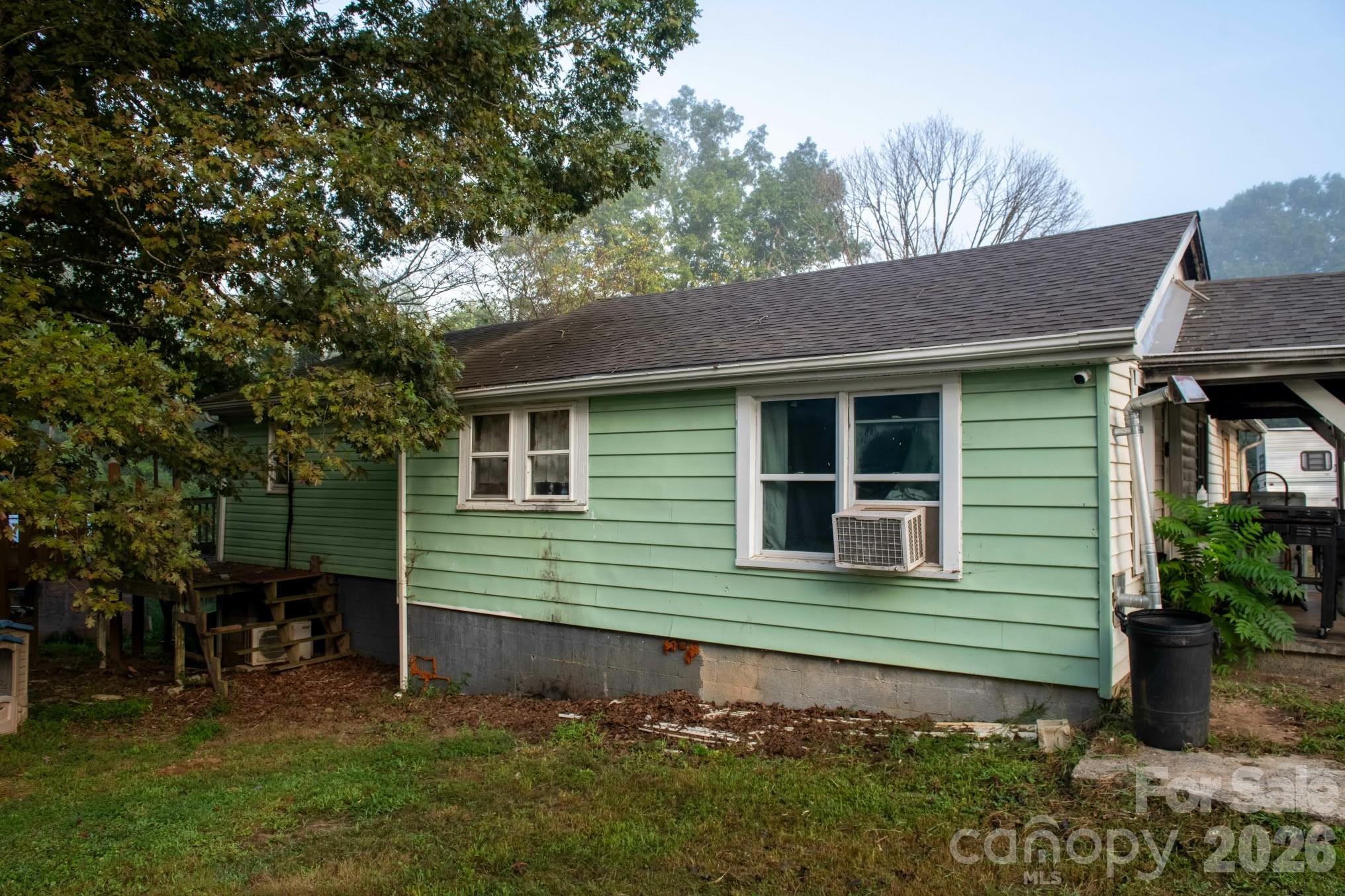 Single Family Residence at 1219 Peak Place NW, Lenoir, photo 6 of 31