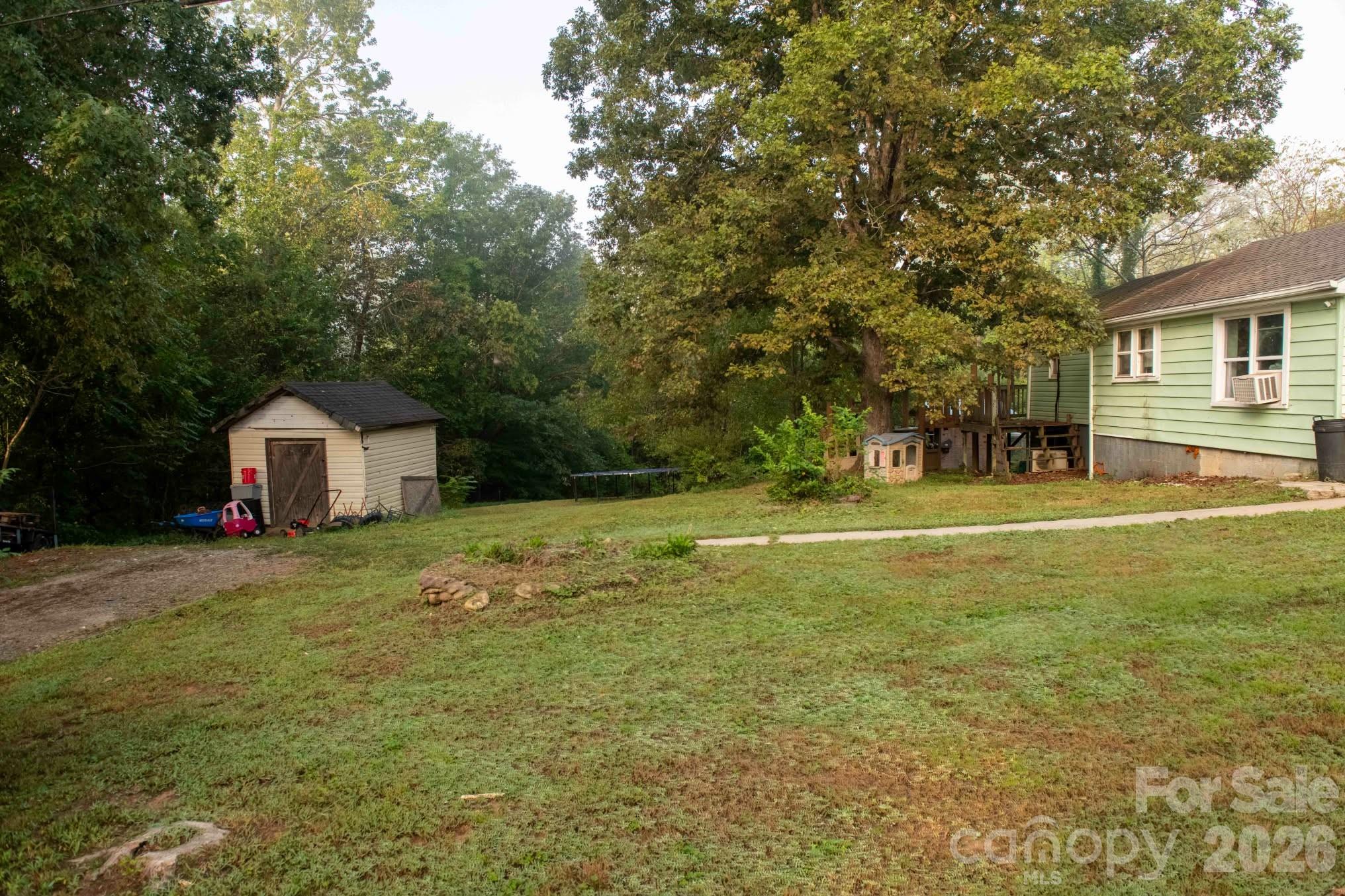 Single Family Residence at 1219 Peak Place NW, Lenoir, photo 9 of 31